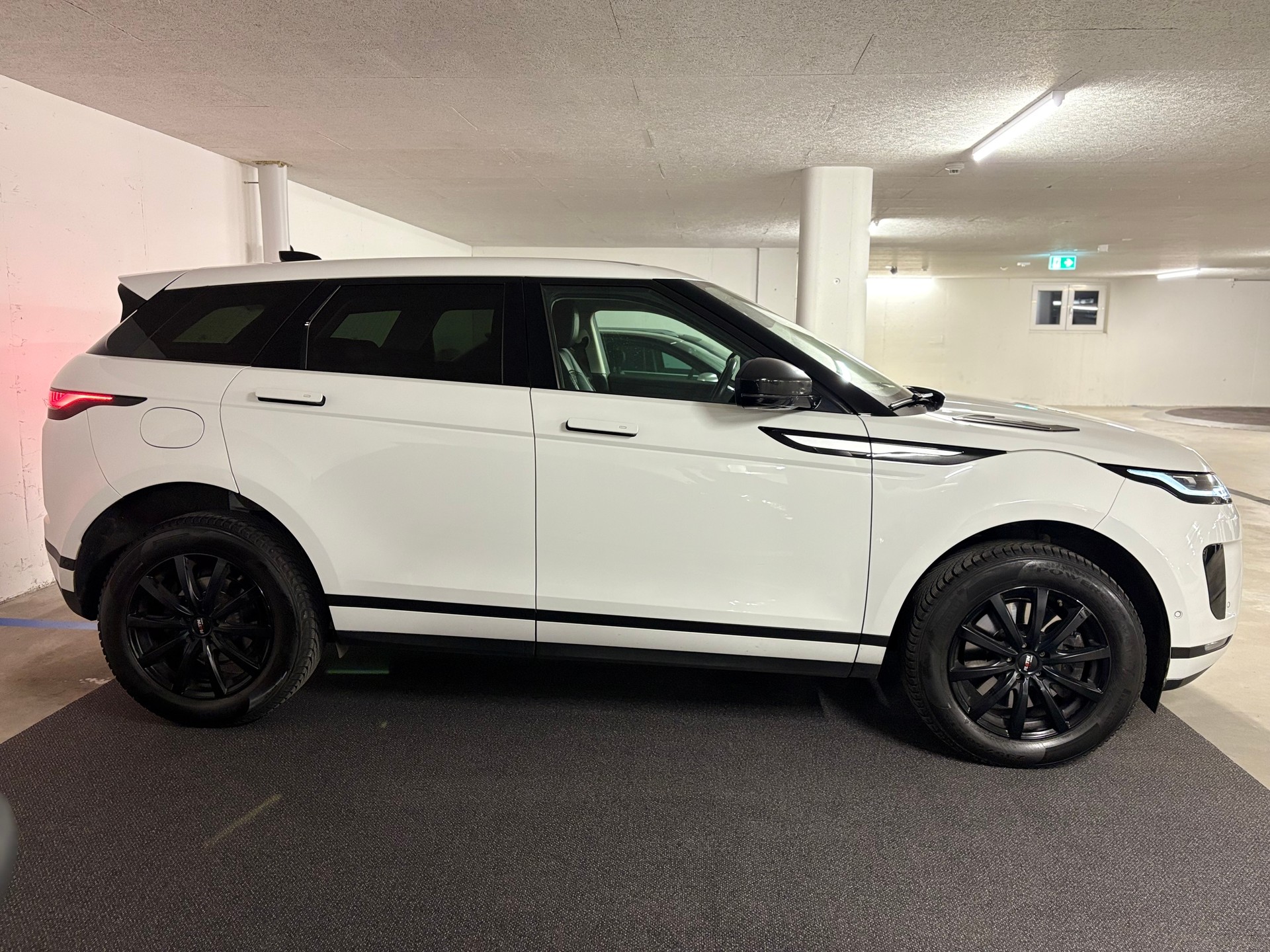 LAND ROVER Range Rover Evoque P 200 MHEV AT9-image-4