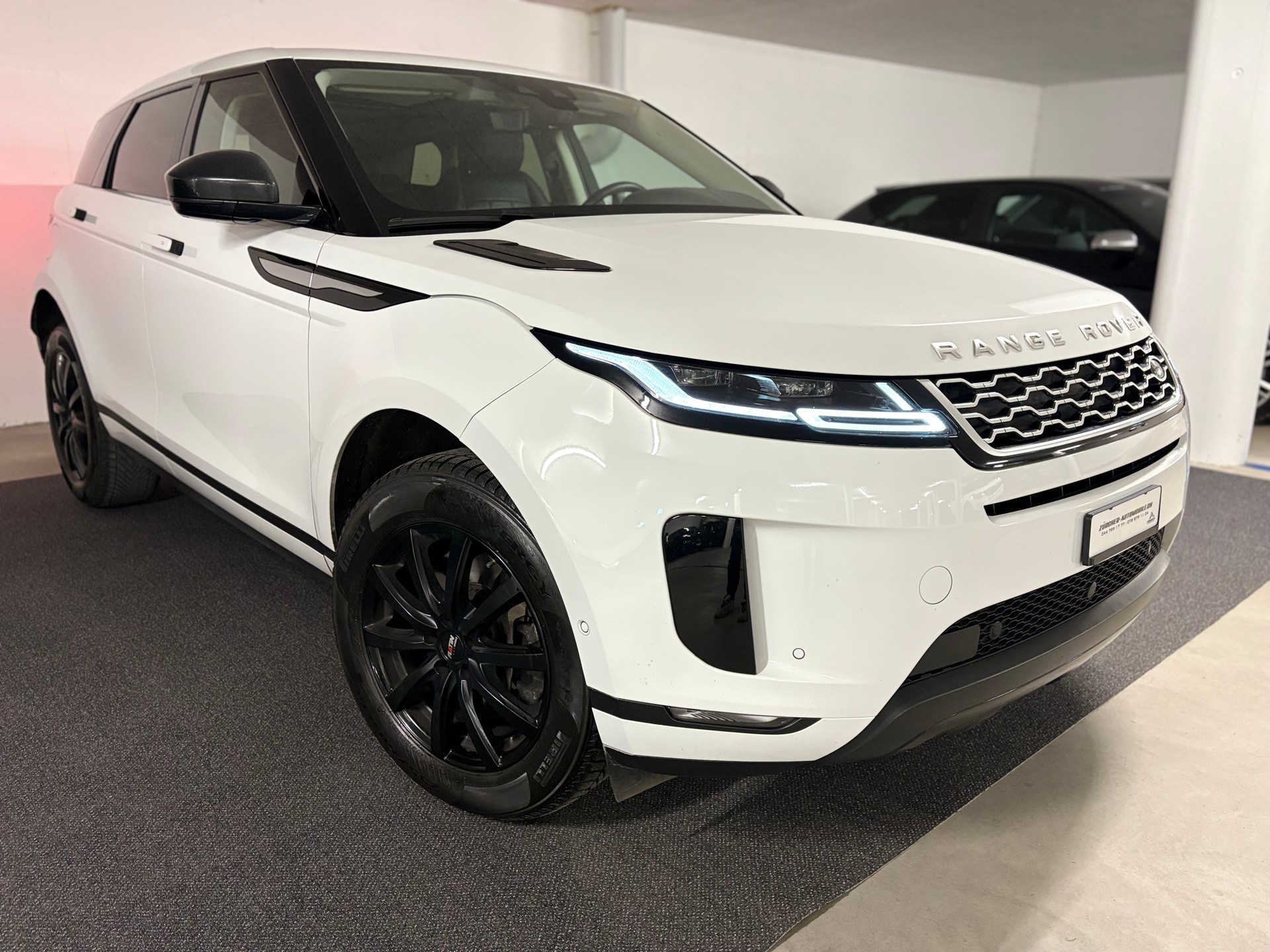 LAND ROVER Range Rover Evoque P 200 MHEV AT9-image-2