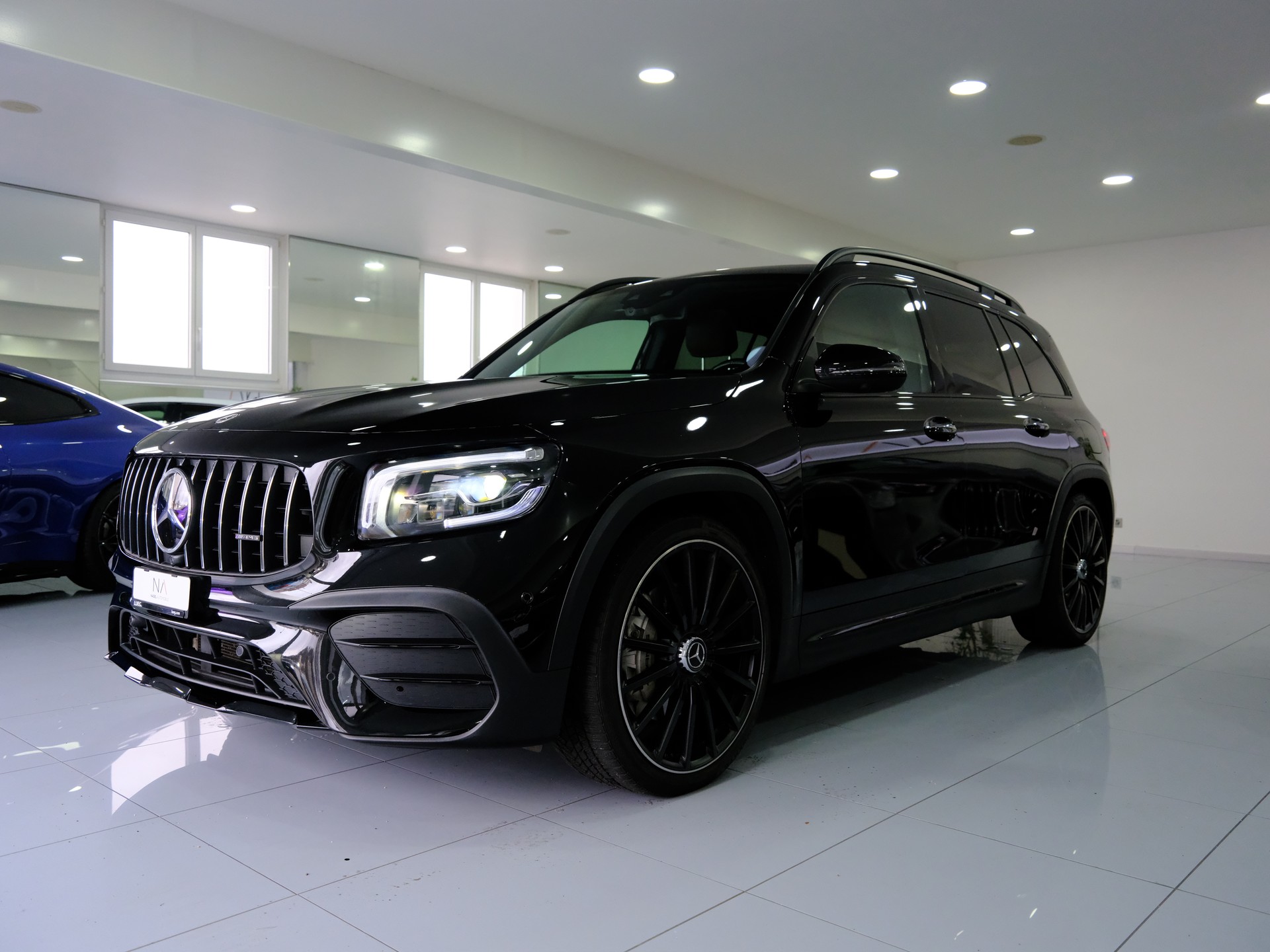 MERCEDES-BENZ GLB 35 AMG 4Matic 8G-Tronic-showroom-element-3