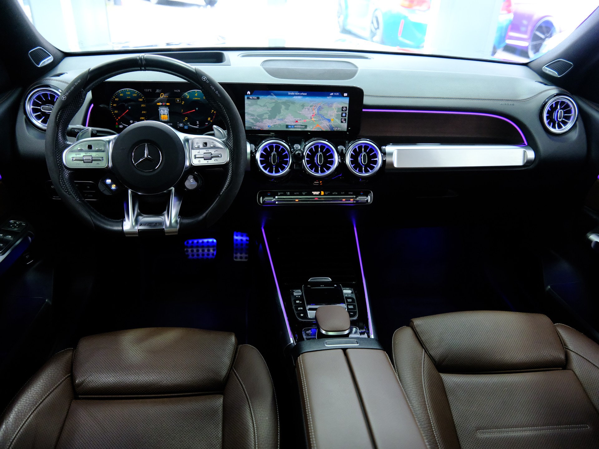 MERCEDES-BENZ GLB 35 AMG 4Matic 8G-Tronic-image-12