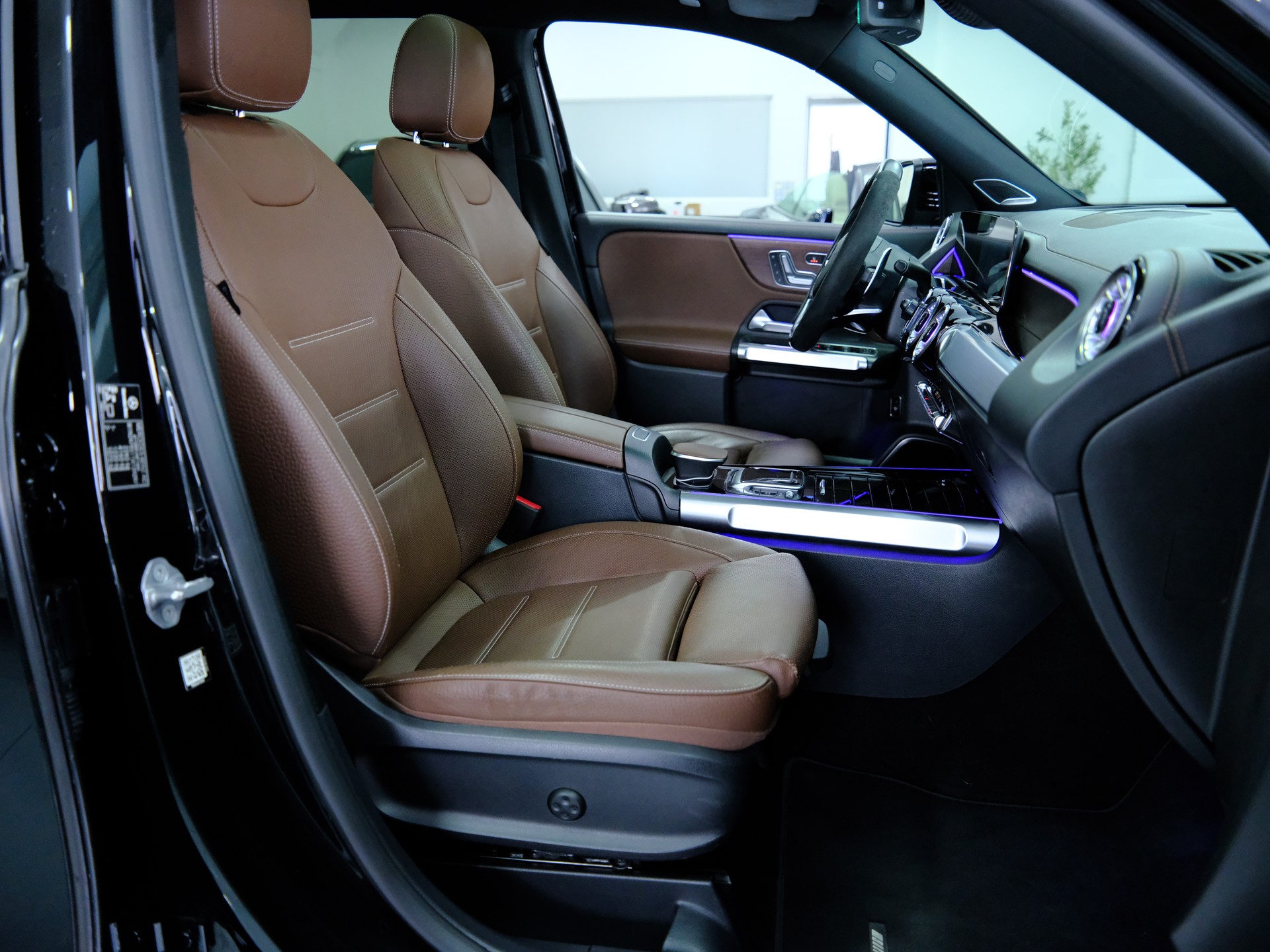 MERCEDES-BENZ GLB 35 AMG 4Matic 8G-Tronic-image-14