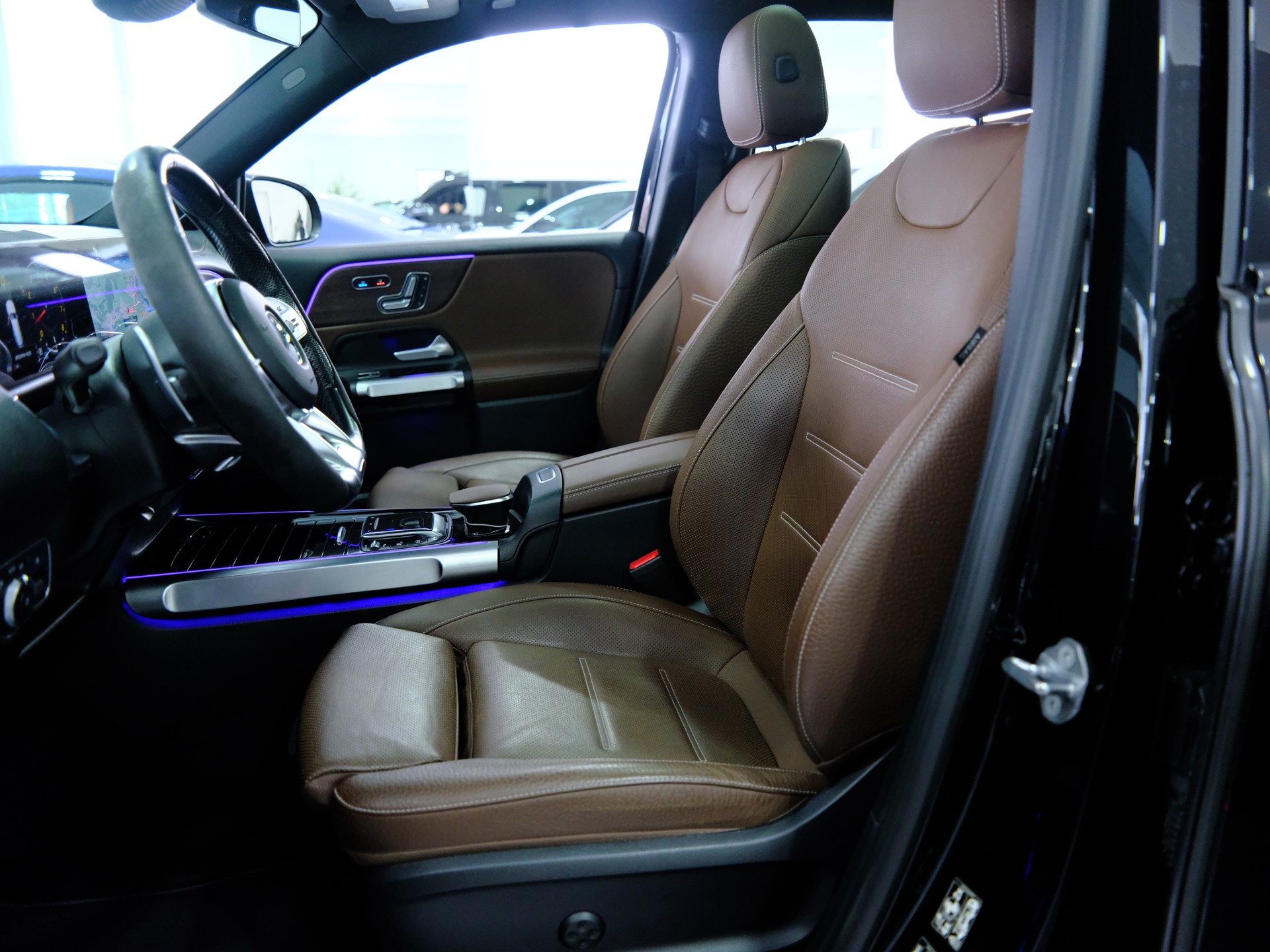 MERCEDES-BENZ GLB 35 AMG 4Matic 8G-Tronic-image-9