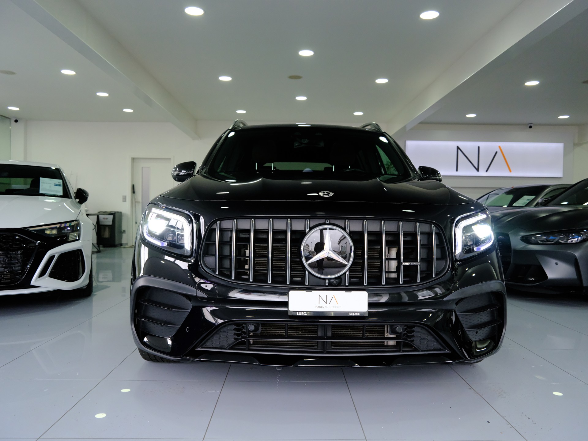 MERCEDES-BENZ GLB 35 AMG 4Matic 8G-Tronic-showroom-element-2