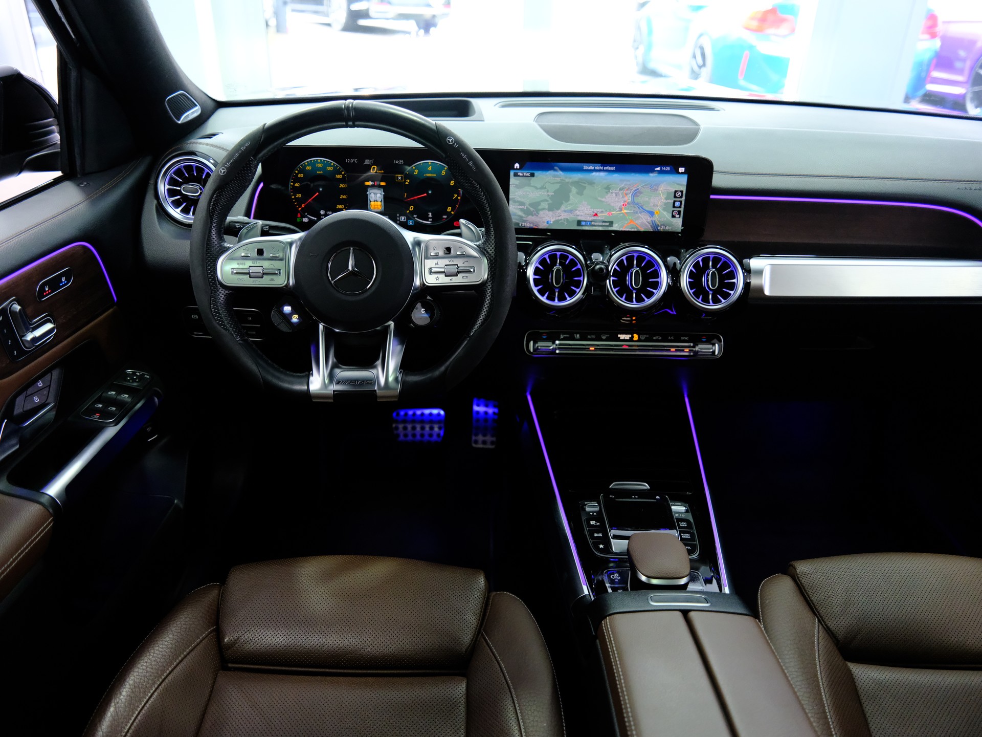 MERCEDES-BENZ GLB 35 AMG 4Matic 8G-Tronic-image-11