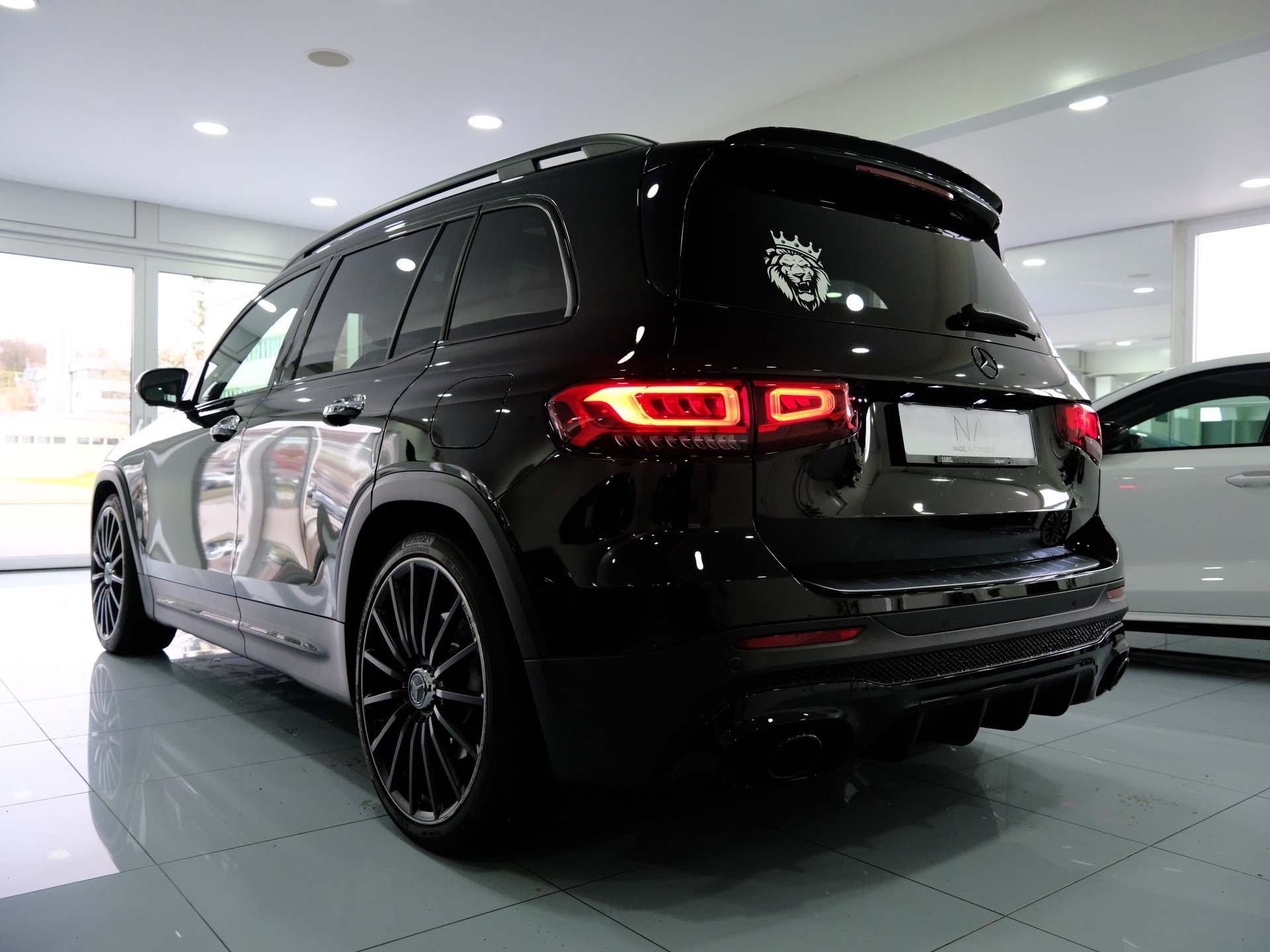 MERCEDES-BENZ GLB 35 AMG 4Matic 8G-Tronic-image-4