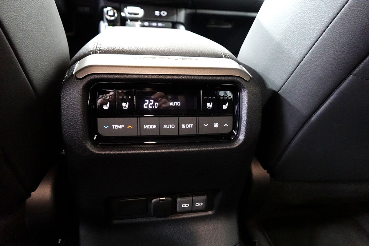 TOYOTA Land Cruiser 2.8TD First Edition-image-12