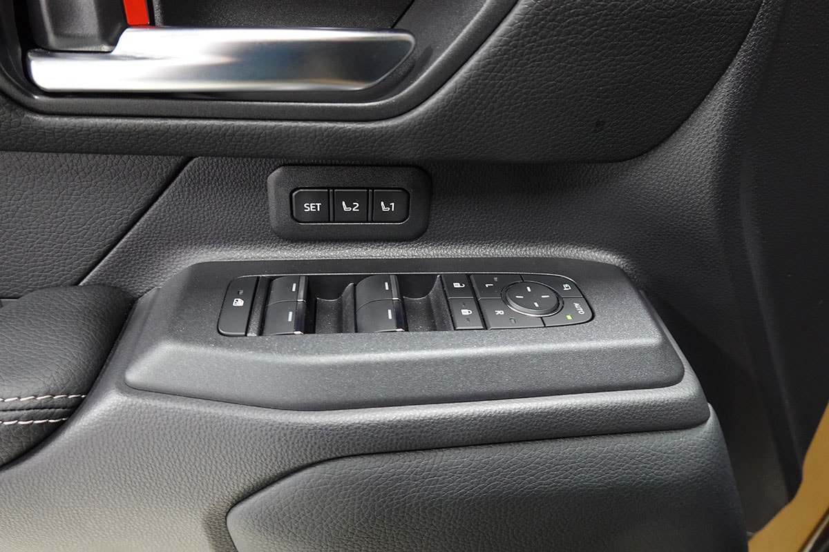 TOYOTA Land Cruiser 2.8TD First Edition-image-13