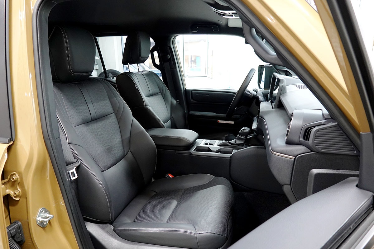 TOYOTA Land Cruiser 2.8TD First Edition-showroom-element-3