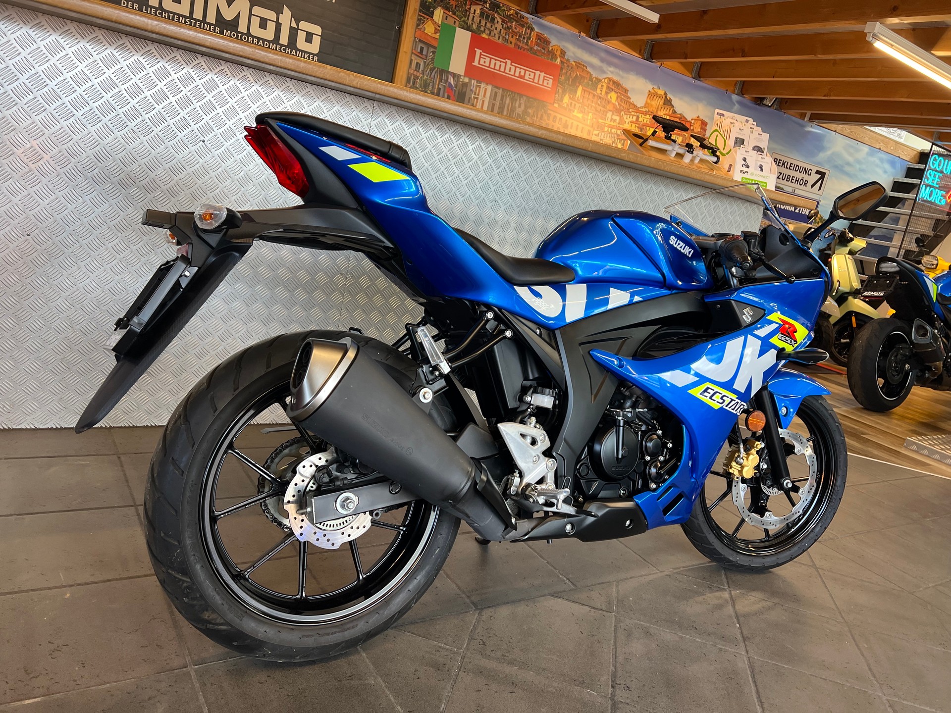SUZUKI GSX-R 125-image-2