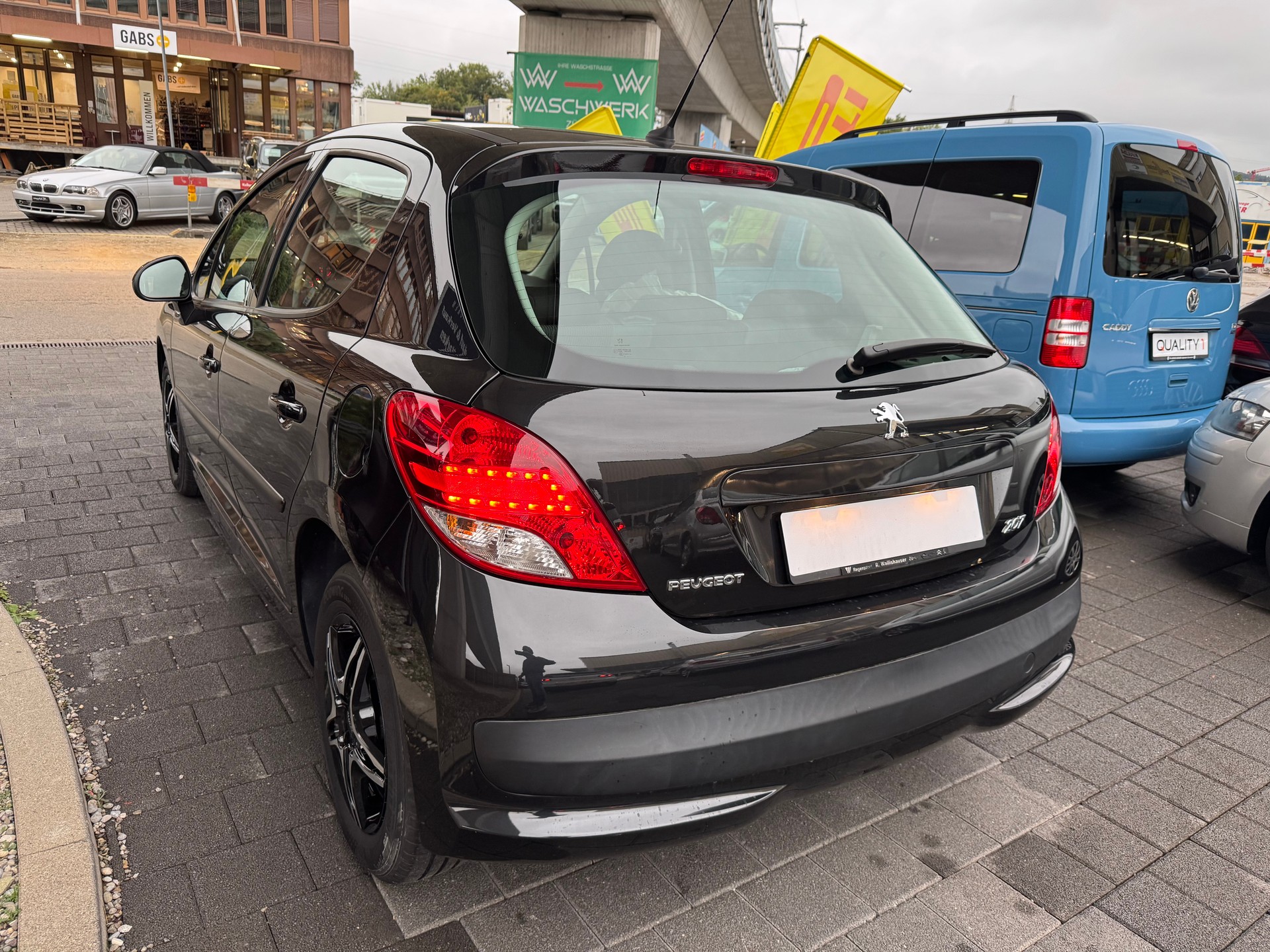 PEUGEOT 207 1.4 16V Allure-image-3