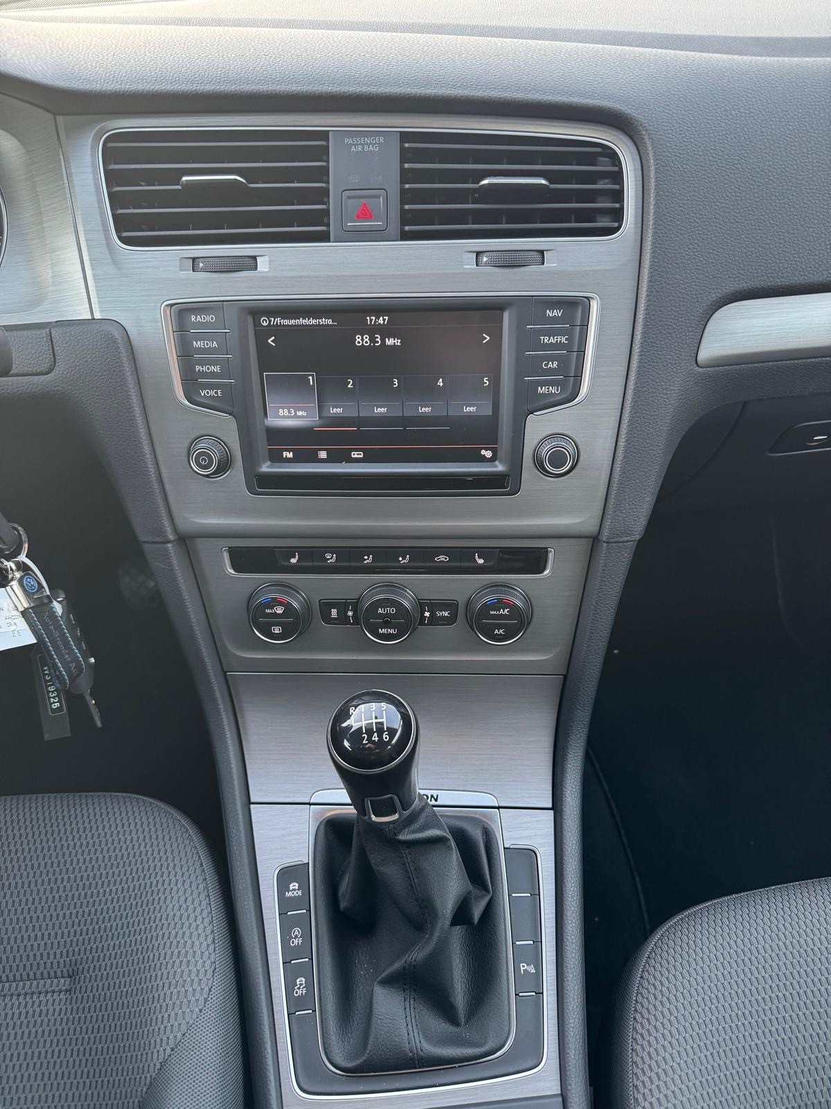 VW Golf 2.0 TDI Comfortline 4Motion-image-13