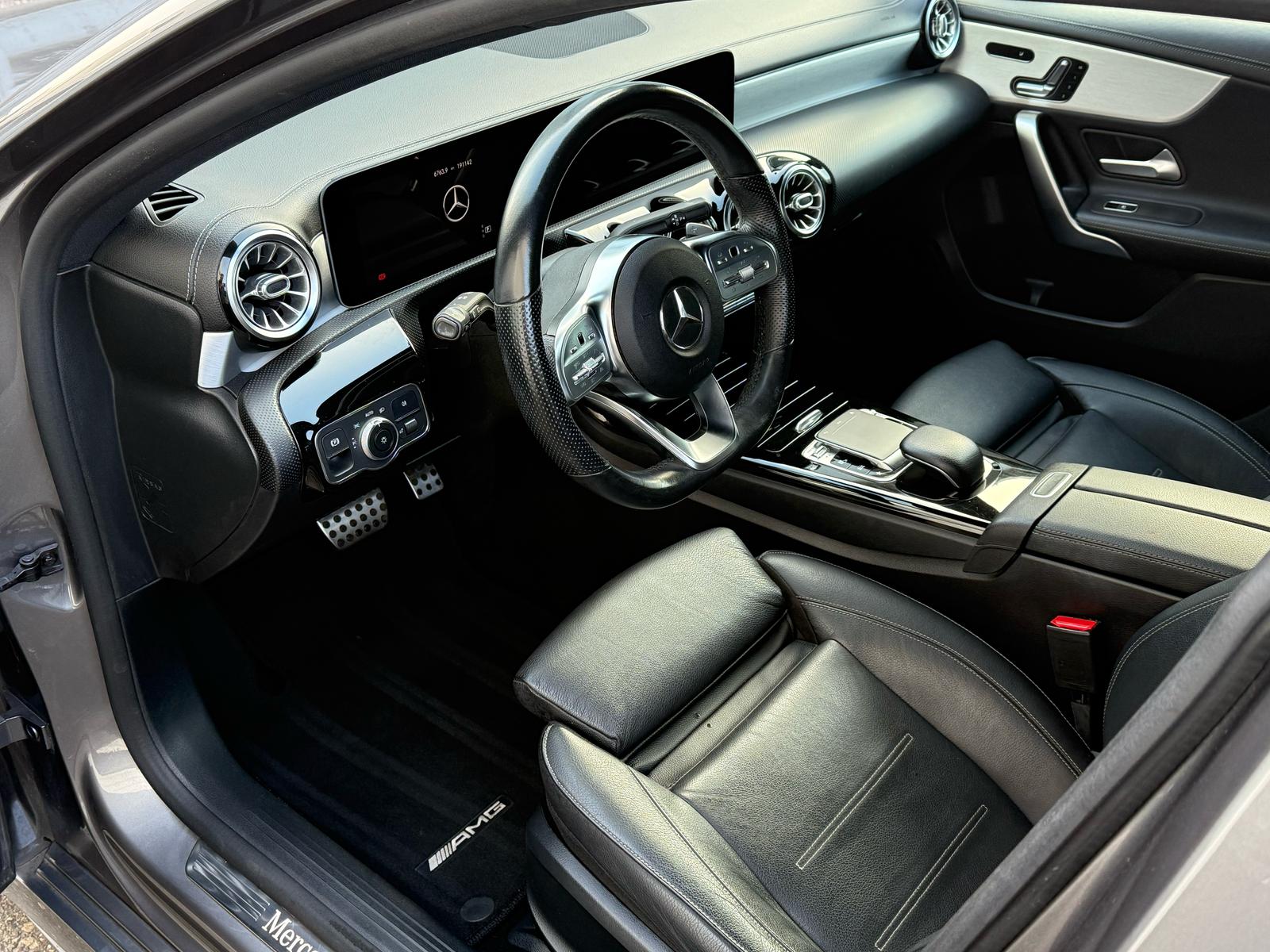 MERCEDES-BENZ A 220 AMG Line 7G-DCT 4Matic-image-5