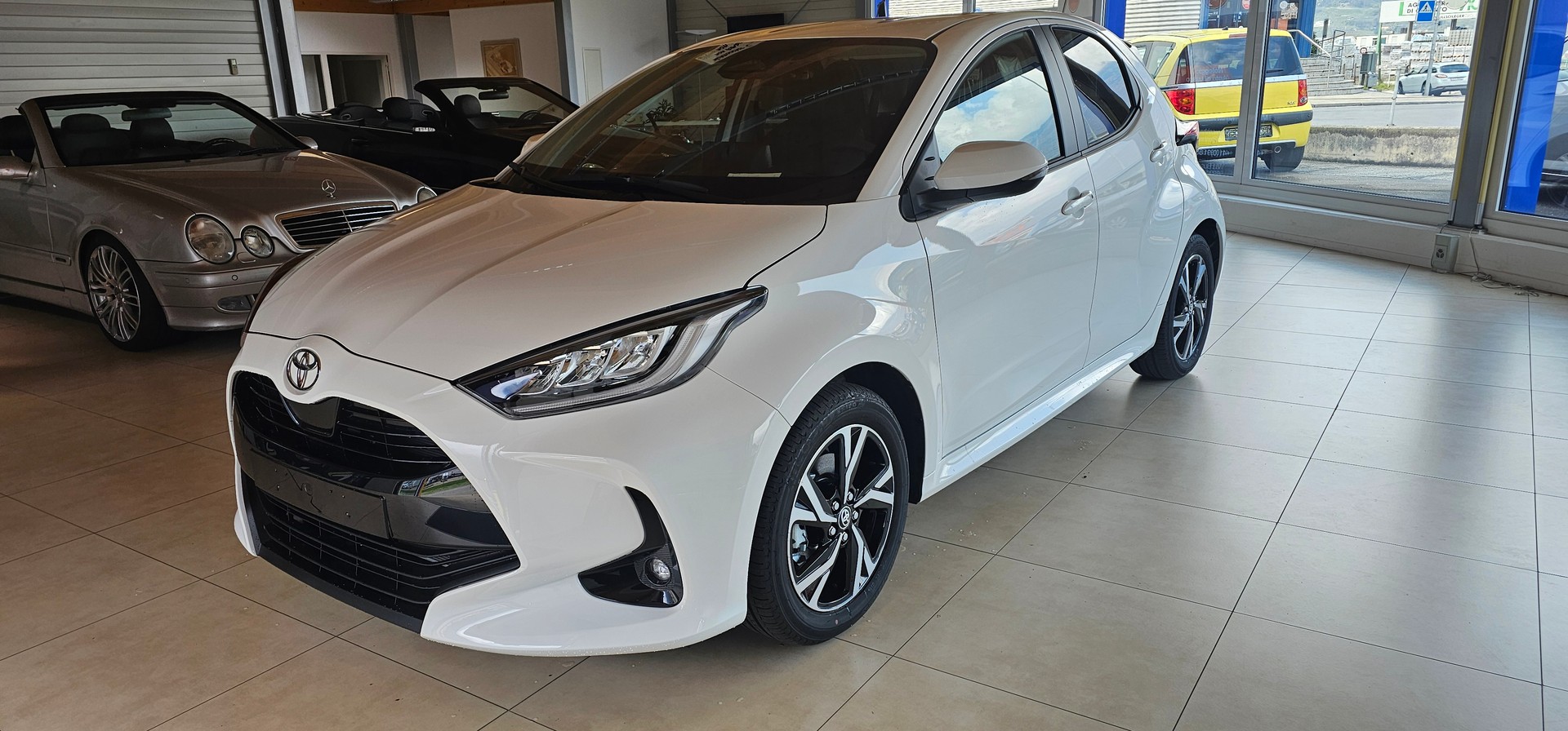 TOYOTA Yaris 1.5 Comfort e-CVT