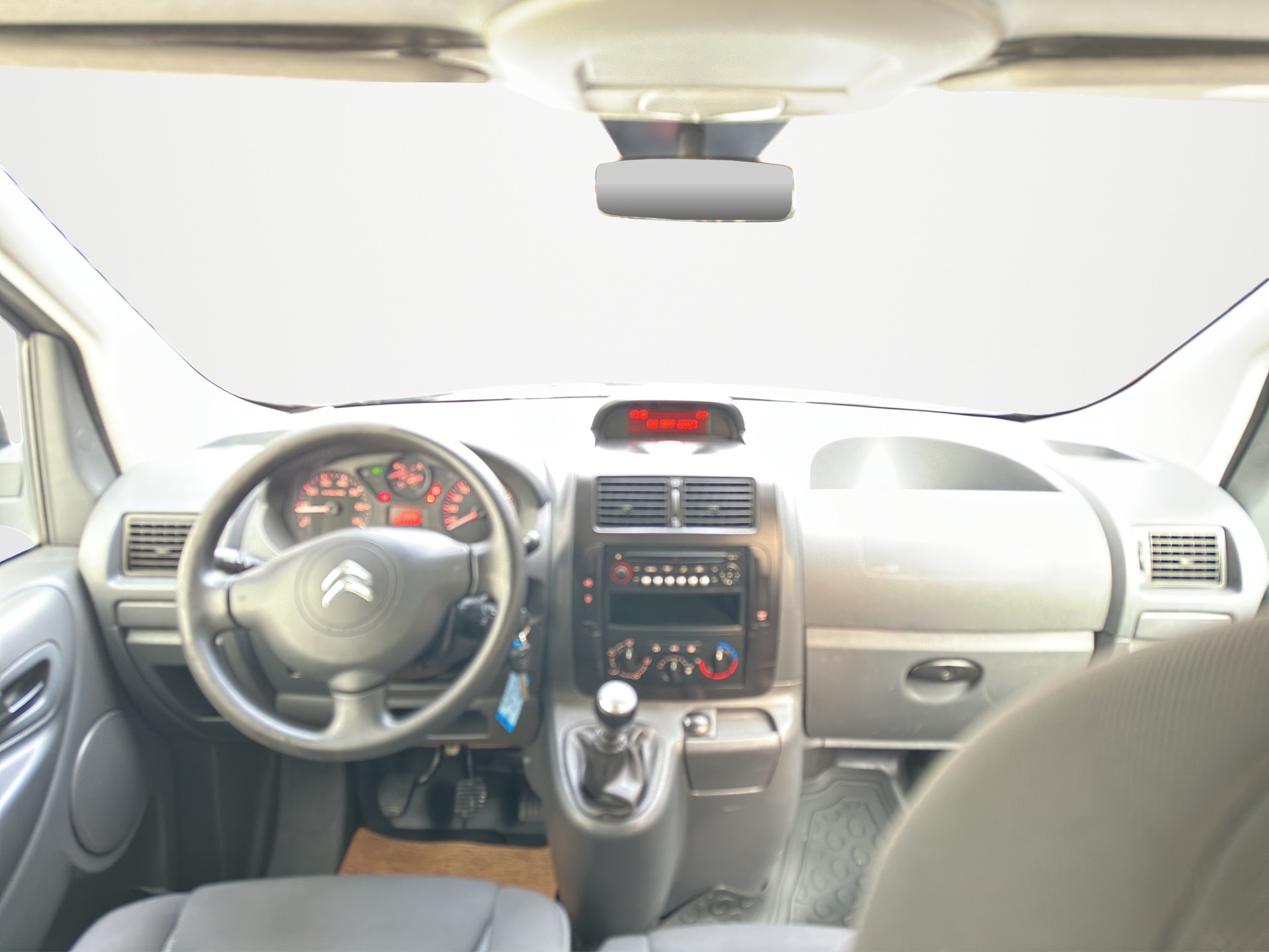 CITROEN Jumpy 2.0 HDi L2H1 Attraction-image-11