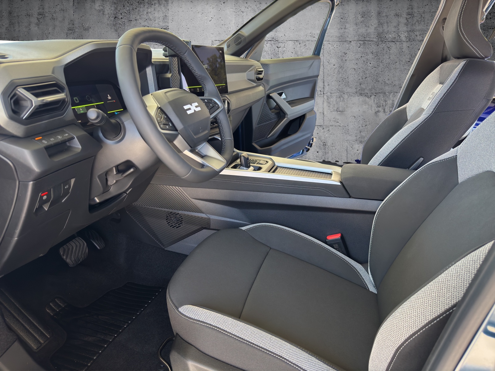 DACIA Bigster HEV 155 Journey-showroom-element-1