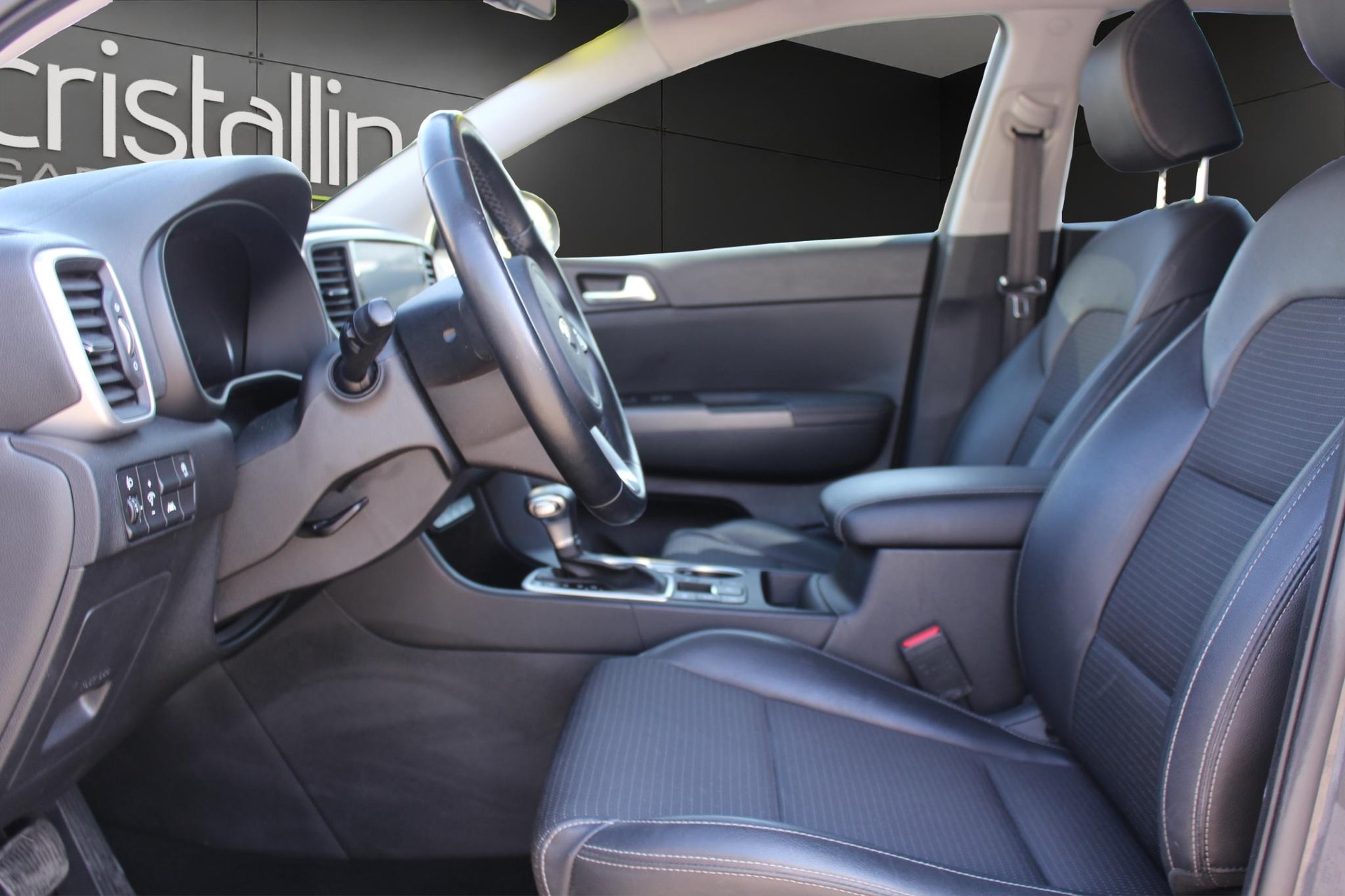 KIA Sportage 1.6 CRDi MHEV Black Edition-image-6