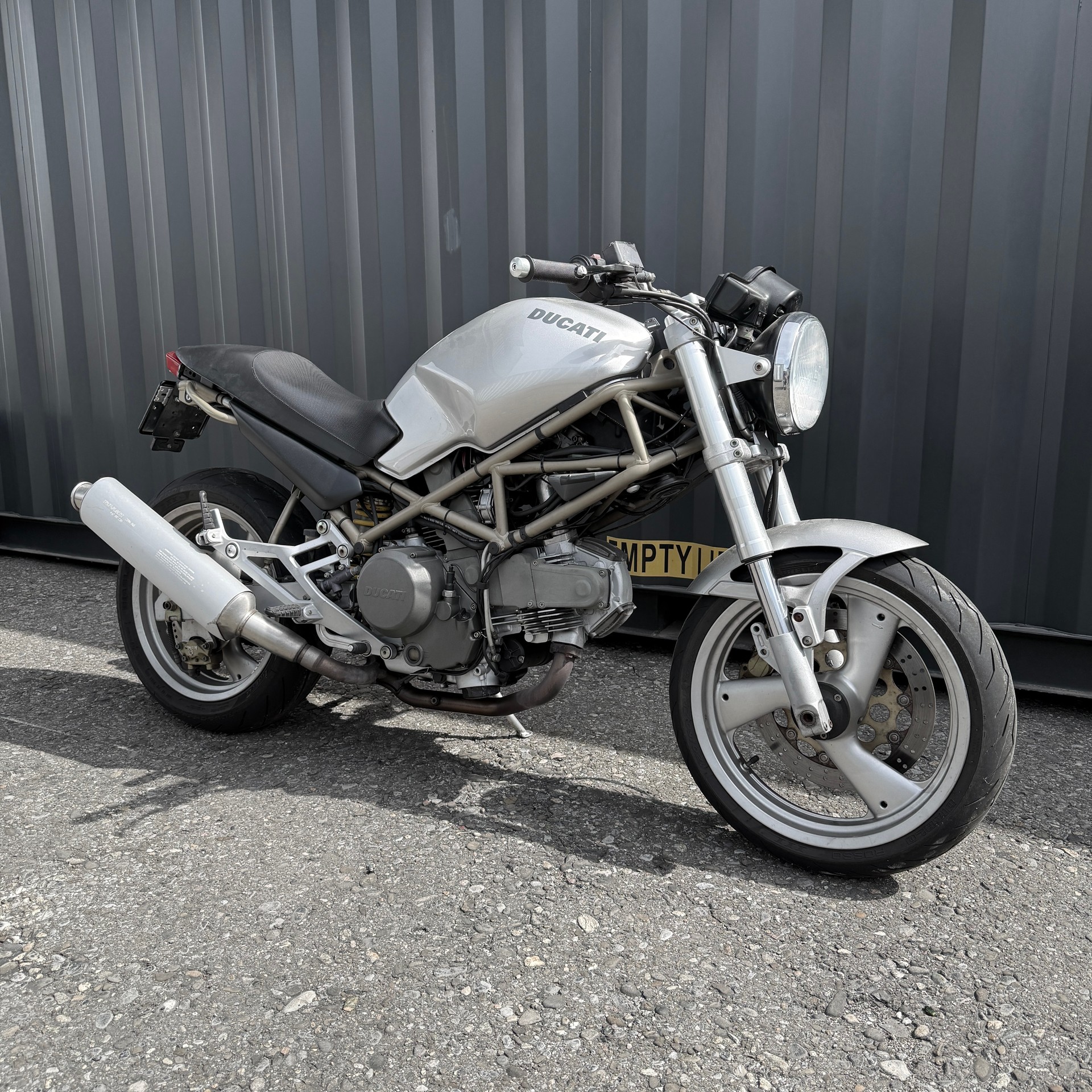 DUCATI Monster 600-image-6