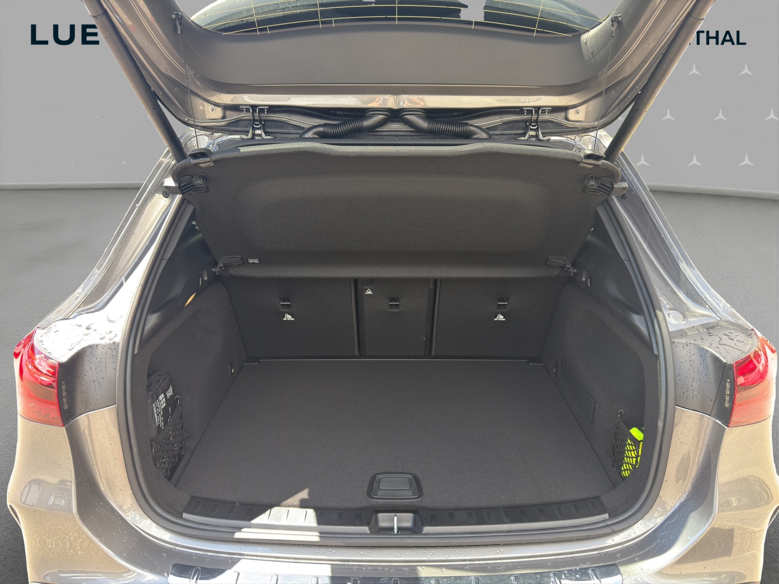 MERCEDES-BENZ GLA 220d 4Matic 8G-DCTSwiss Star-image-14