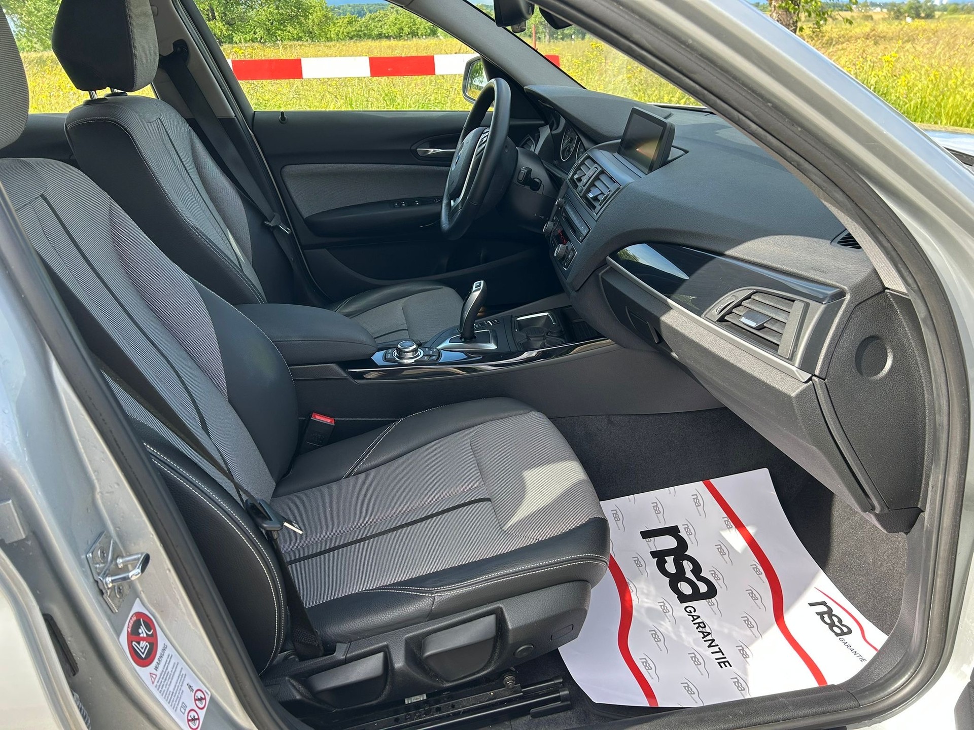 BMW 118i Urban Line Steptronic-image-8