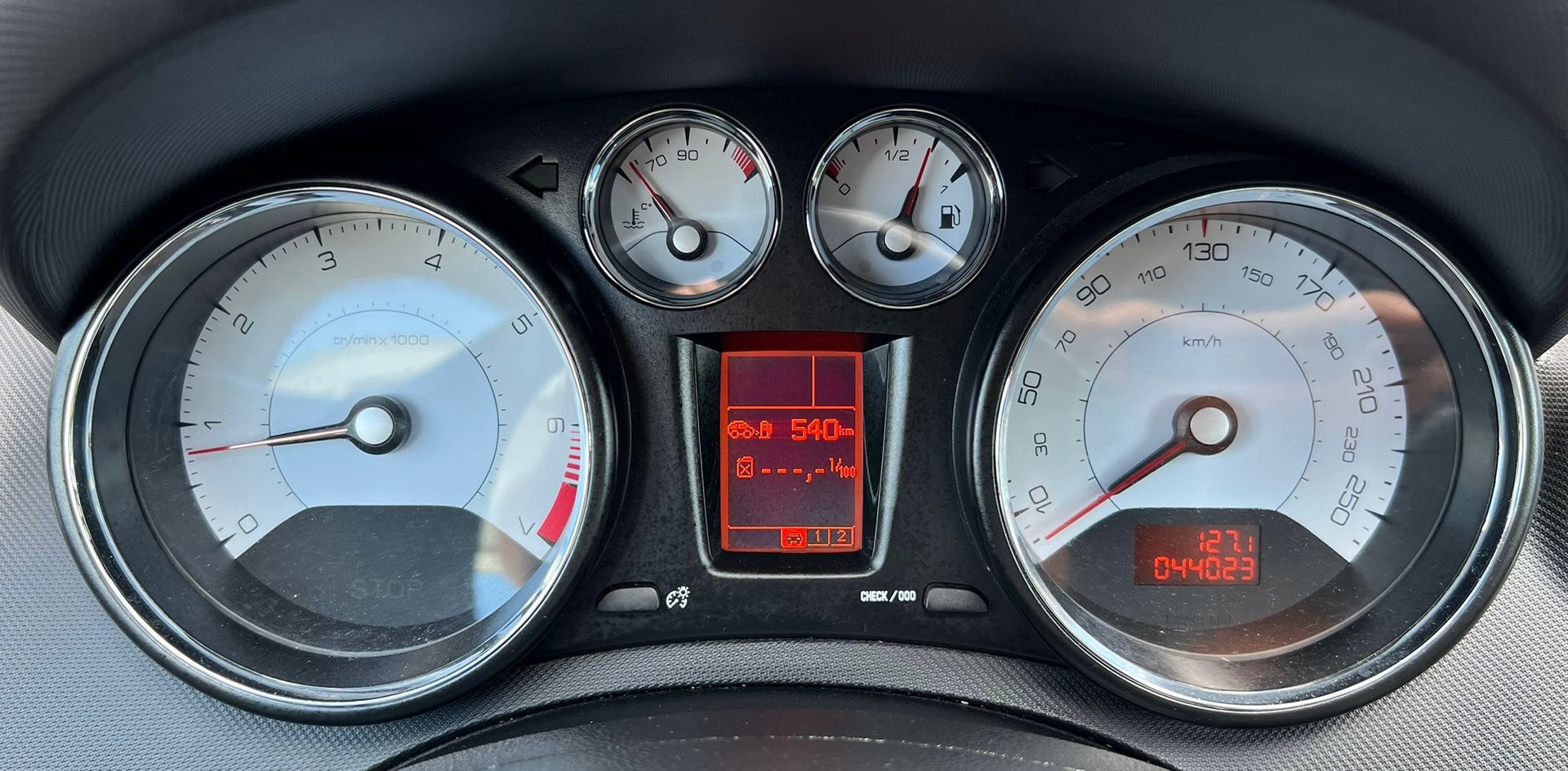 PEUGEOT 308 CC 1.6 16V VTi Access-image-8