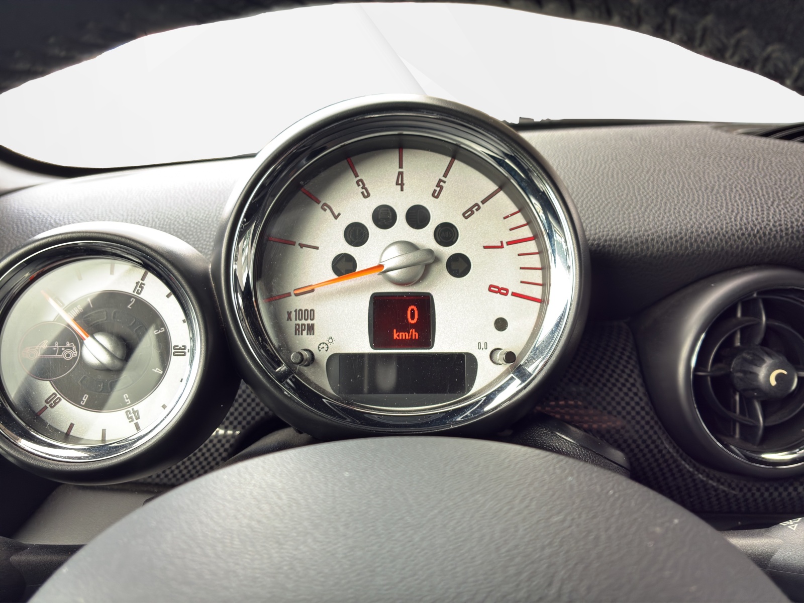 MINI Cabrio R57 1.6i Cooper S-image-15