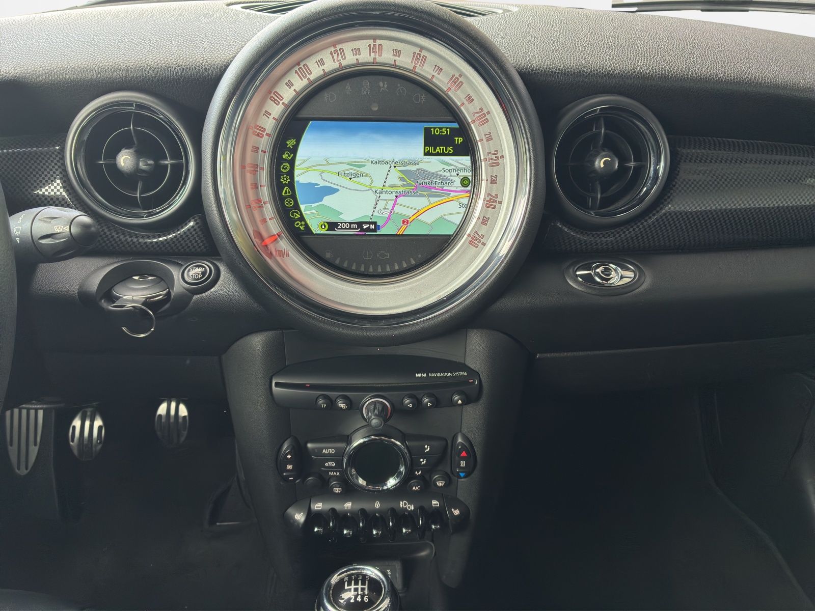 MINI Cabrio R57 1.6i Cooper S-image-12