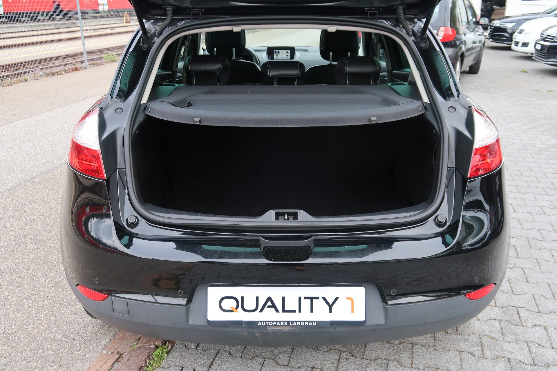 RENAULT Mégane Coupé 1.4 16V Turbo Bose-image-18