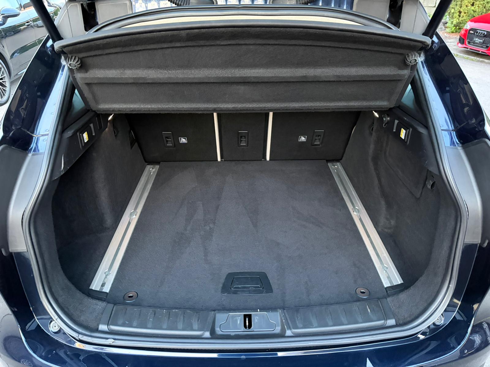JAGUAR F-Pace 30t 2.0 Portfolio AWD Automatik-image-8