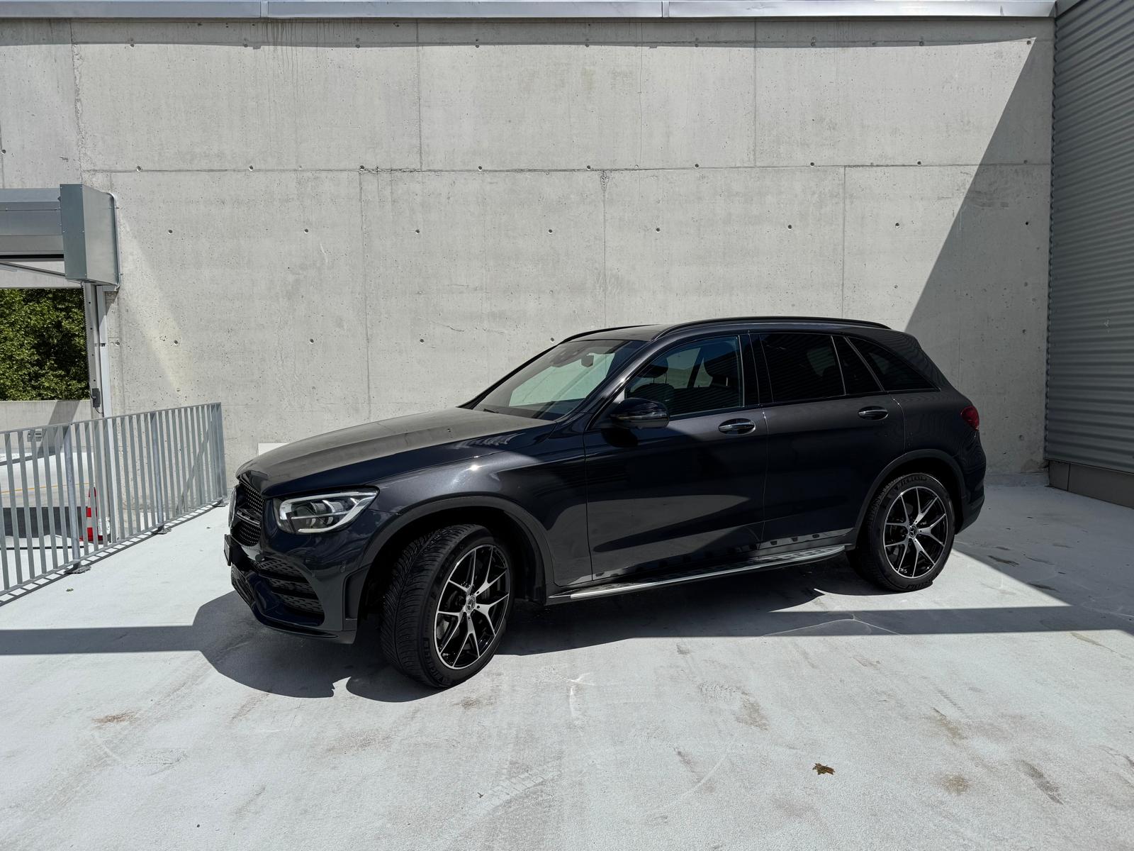 MERCEDES-BENZ GLC 220 d AMG Line 4m-image-1