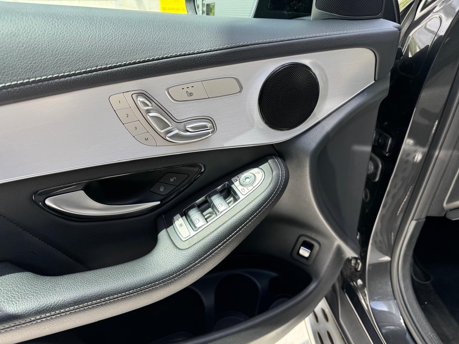 MERCEDES-BENZ GLC 220 d AMG Line 4m-image-5