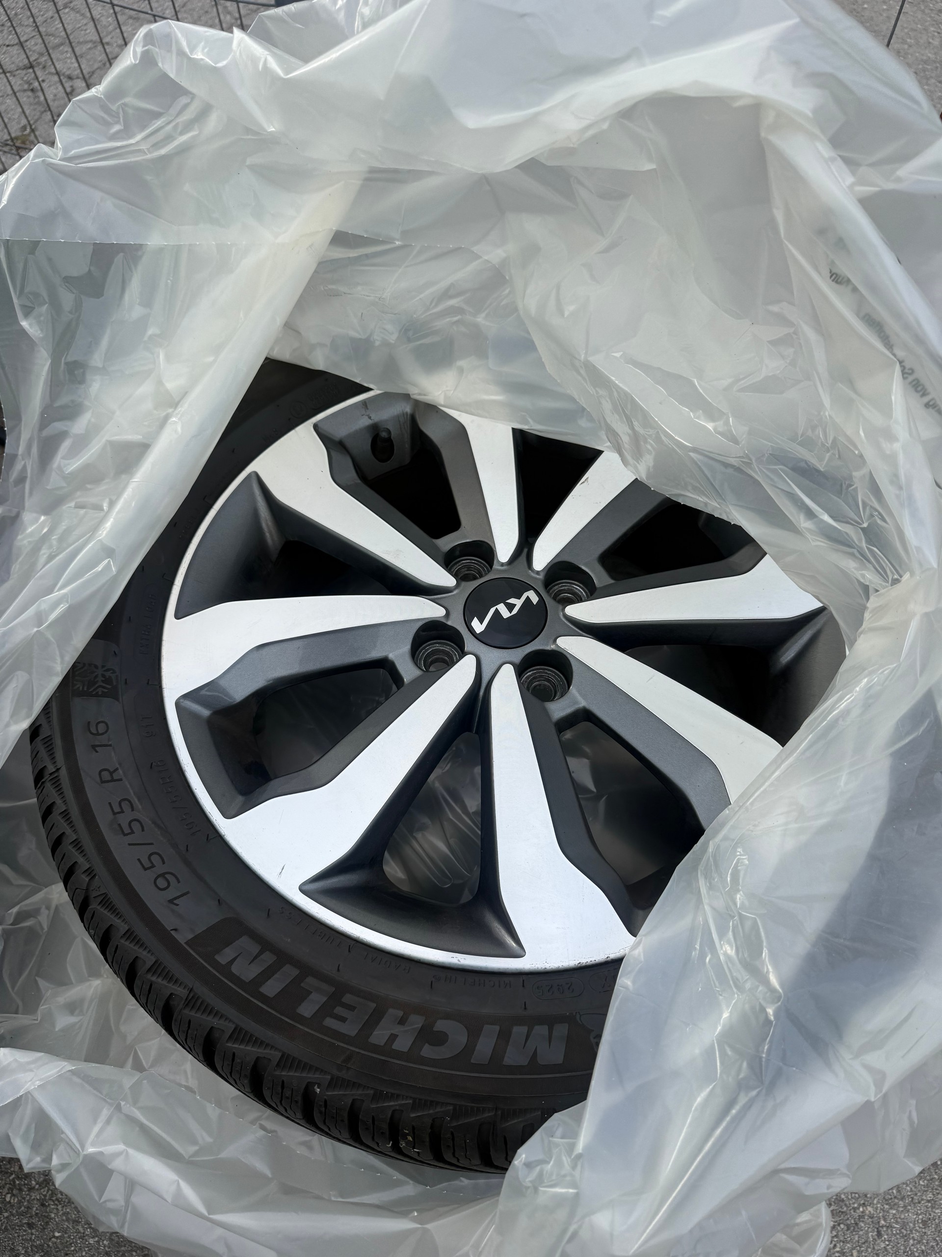 KIA Stonic 1.0 T-GDI MHEV Style DCT-image-11