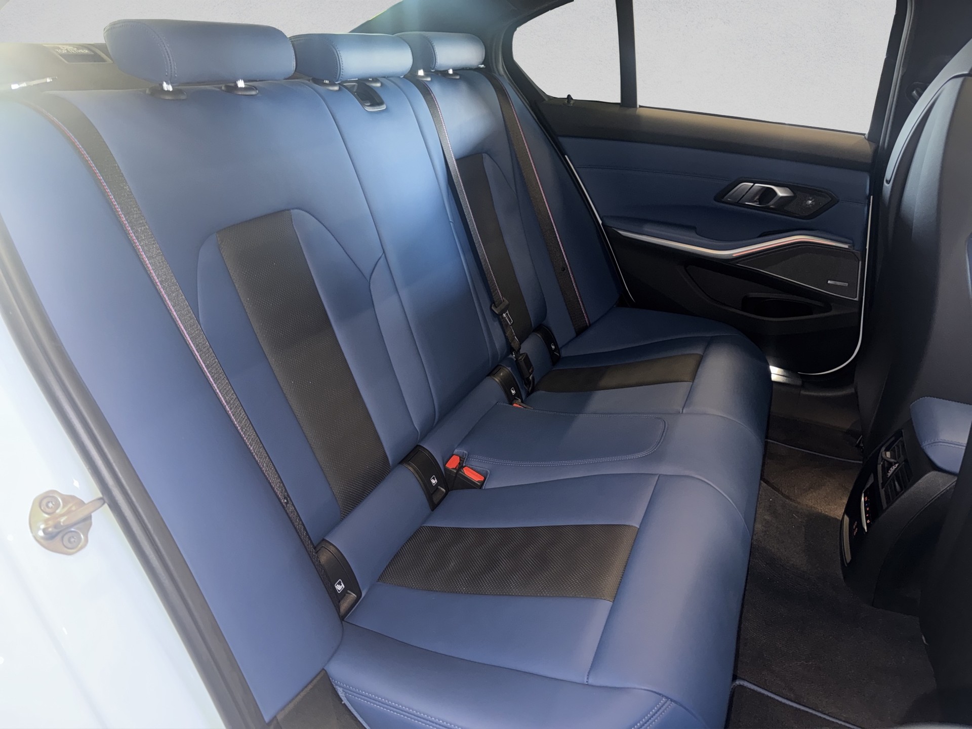 BMW M3 Competition M xDrive-image-17