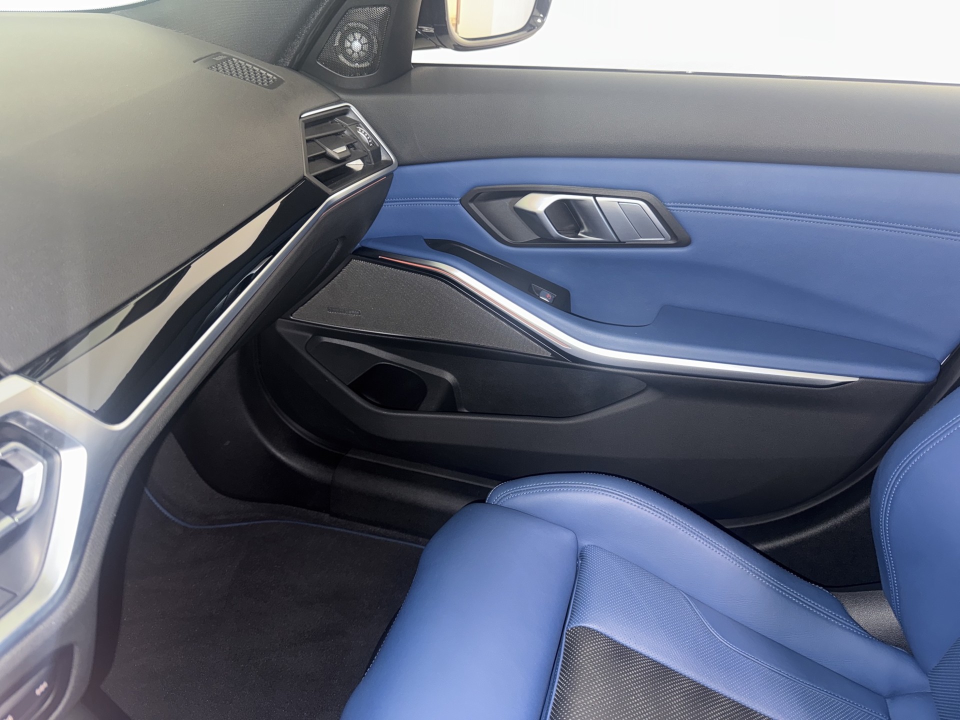 BMW M3 Competition M xDrive-image-23