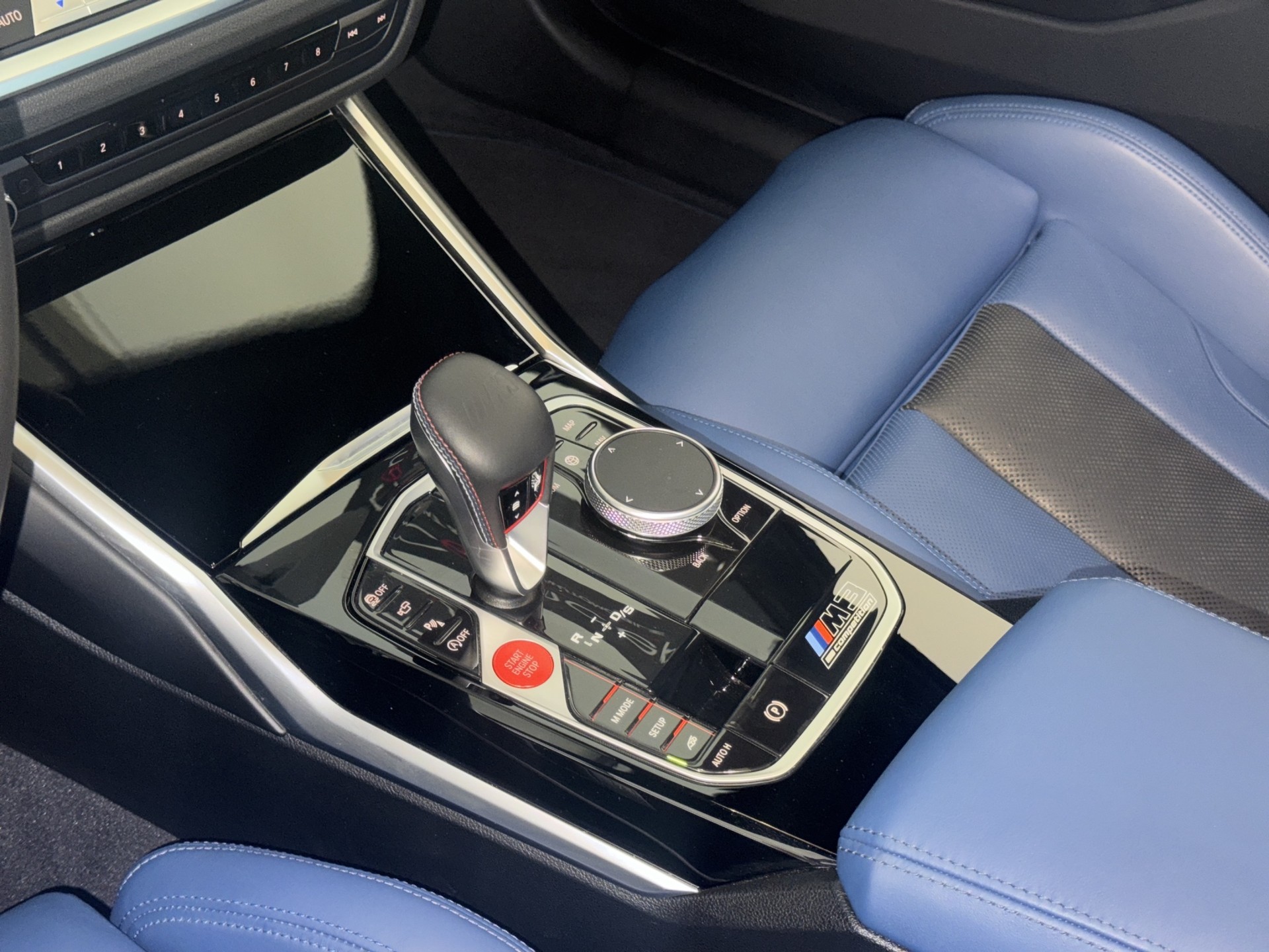 BMW M3 Competition M xDrive-image-13