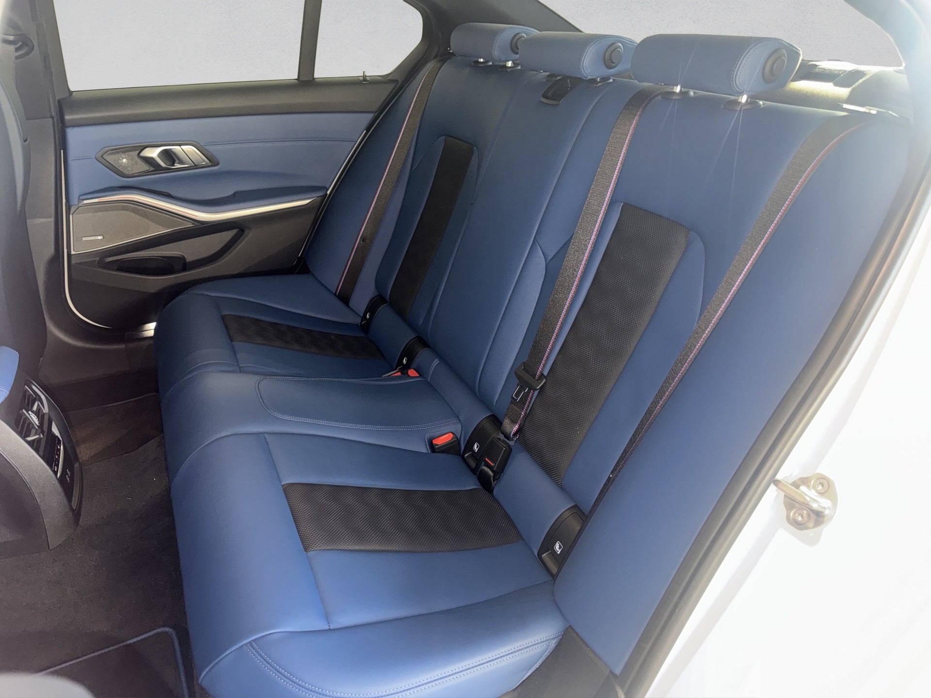 BMW M3 Competition M xDrive-image-12