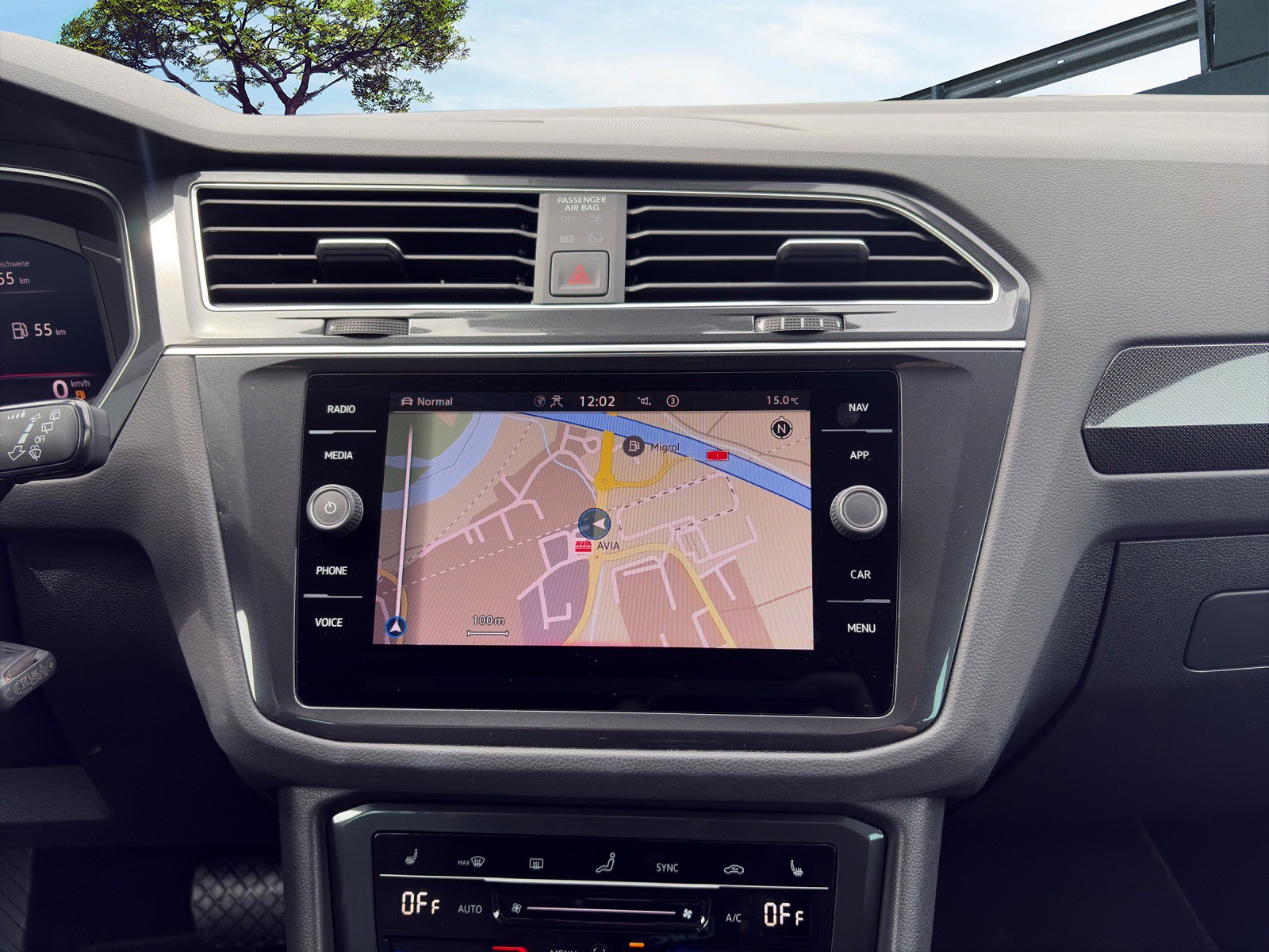 VW Tiguan 2.0TSI Elegance 4Motion DSG-image-12