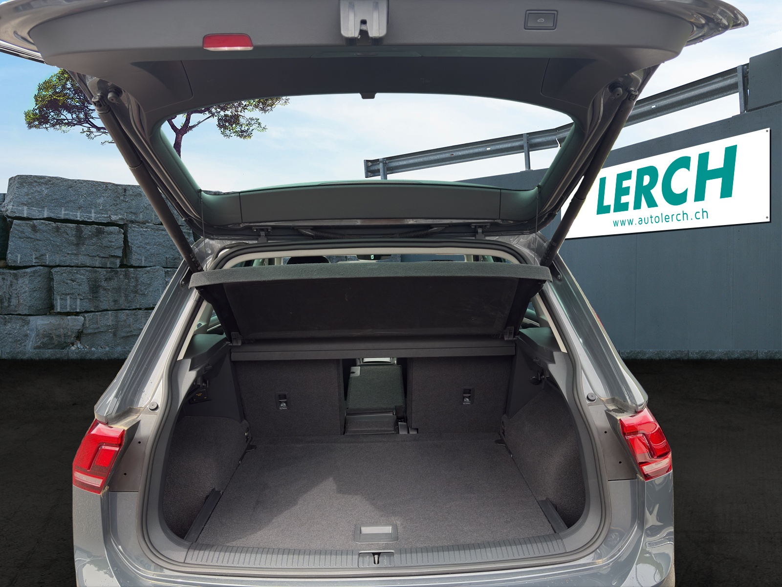 VW Tiguan 2.0TSI Elegance 4Motion DSG-image-5