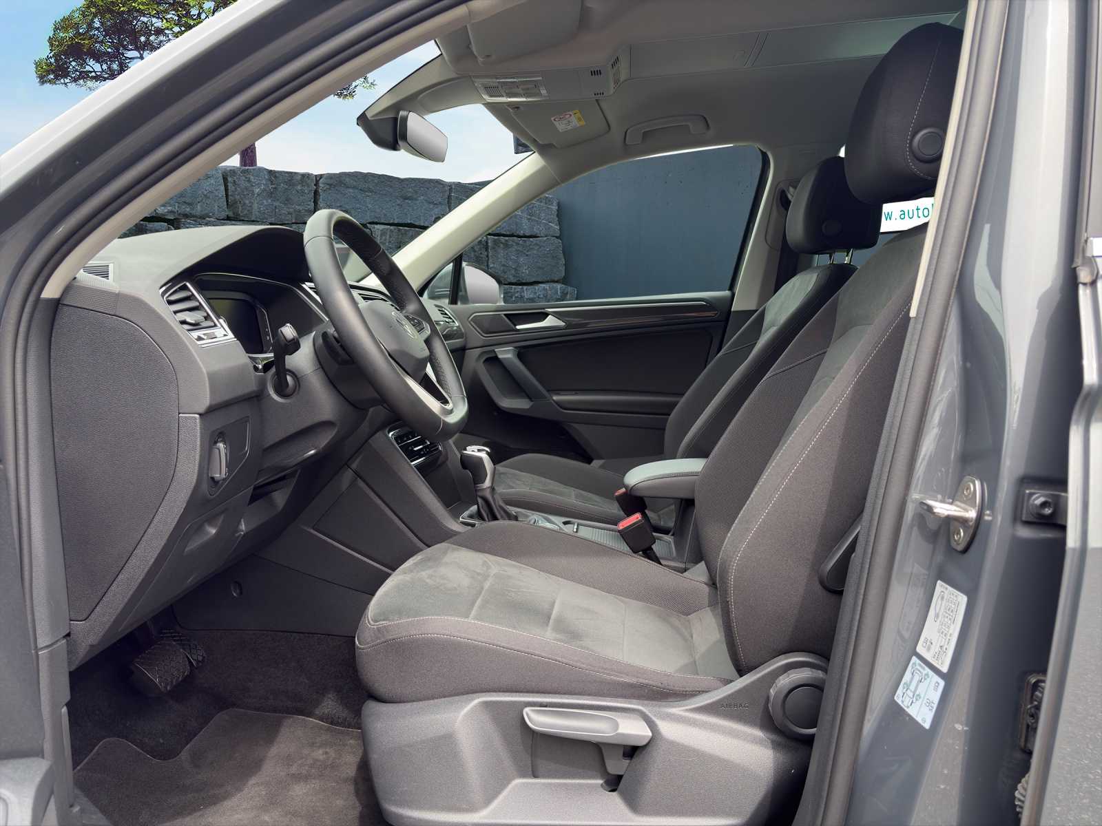 VW Tiguan 2.0TSI Elegance 4Motion DSG-image-6
