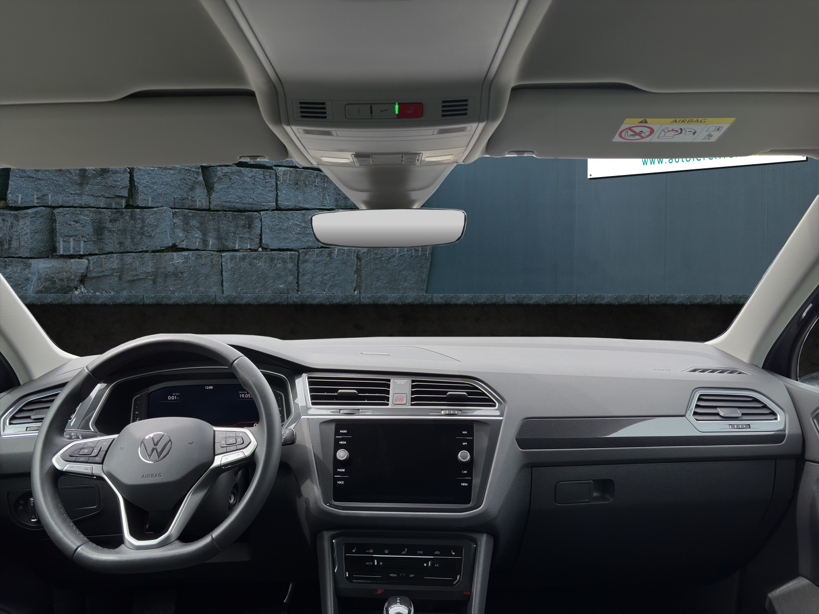 VW Tiguan 2.0TSI Elegance 4Motion DSG-image-8