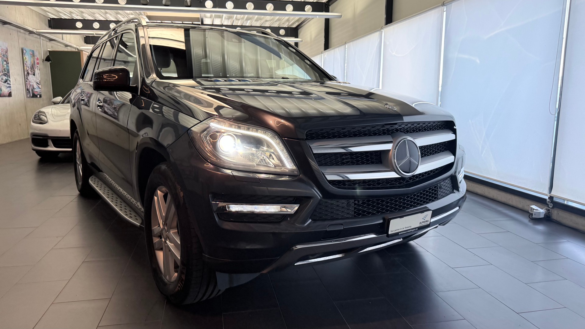 MERCEDES-BENZ GL 350 V6 CDI BlueTec-showroom-element-2