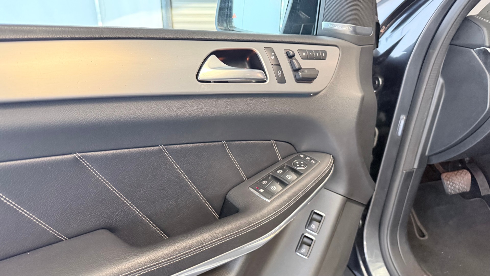 MERCEDES-BENZ GL 350 V6 CDI BlueTec-image-11