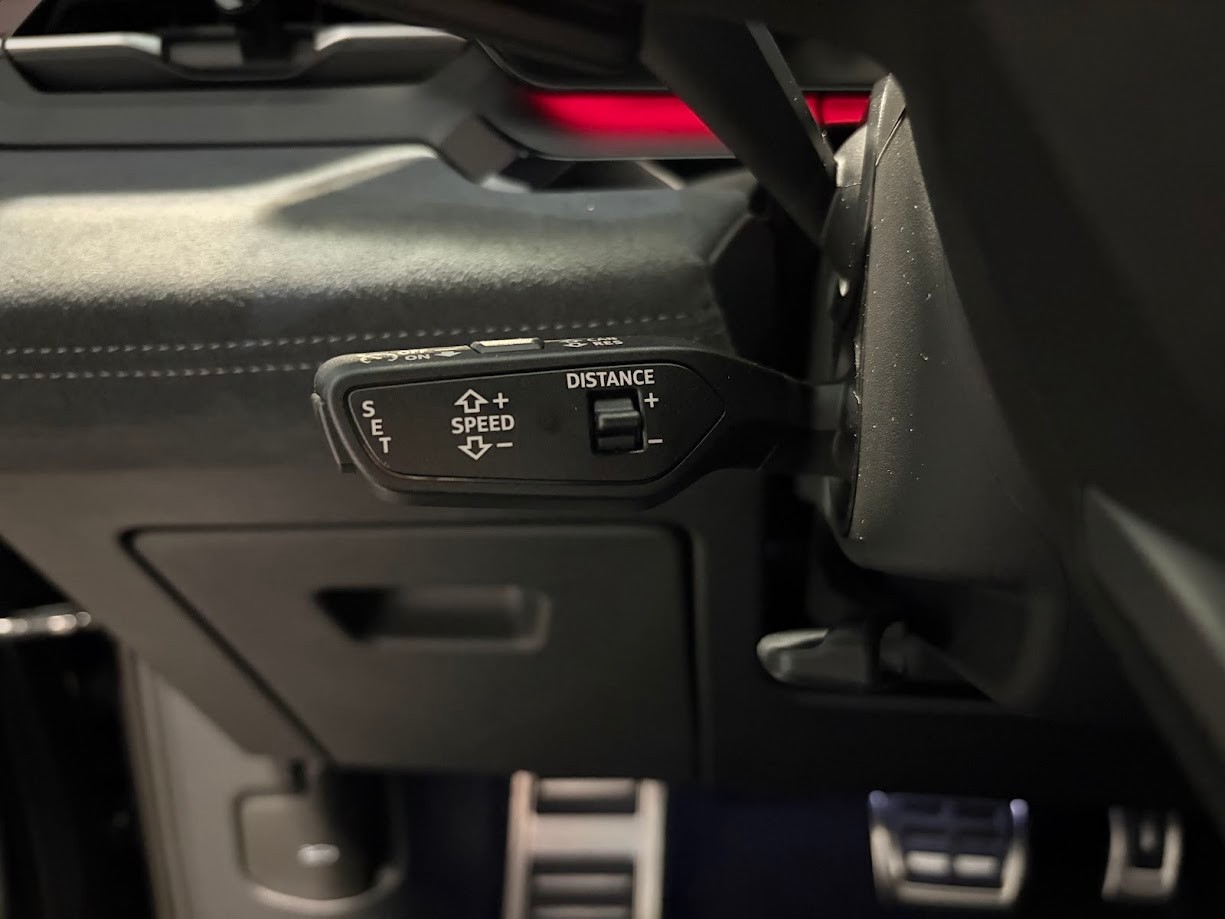 AUDI Q6 e-tron quattro-image-6
