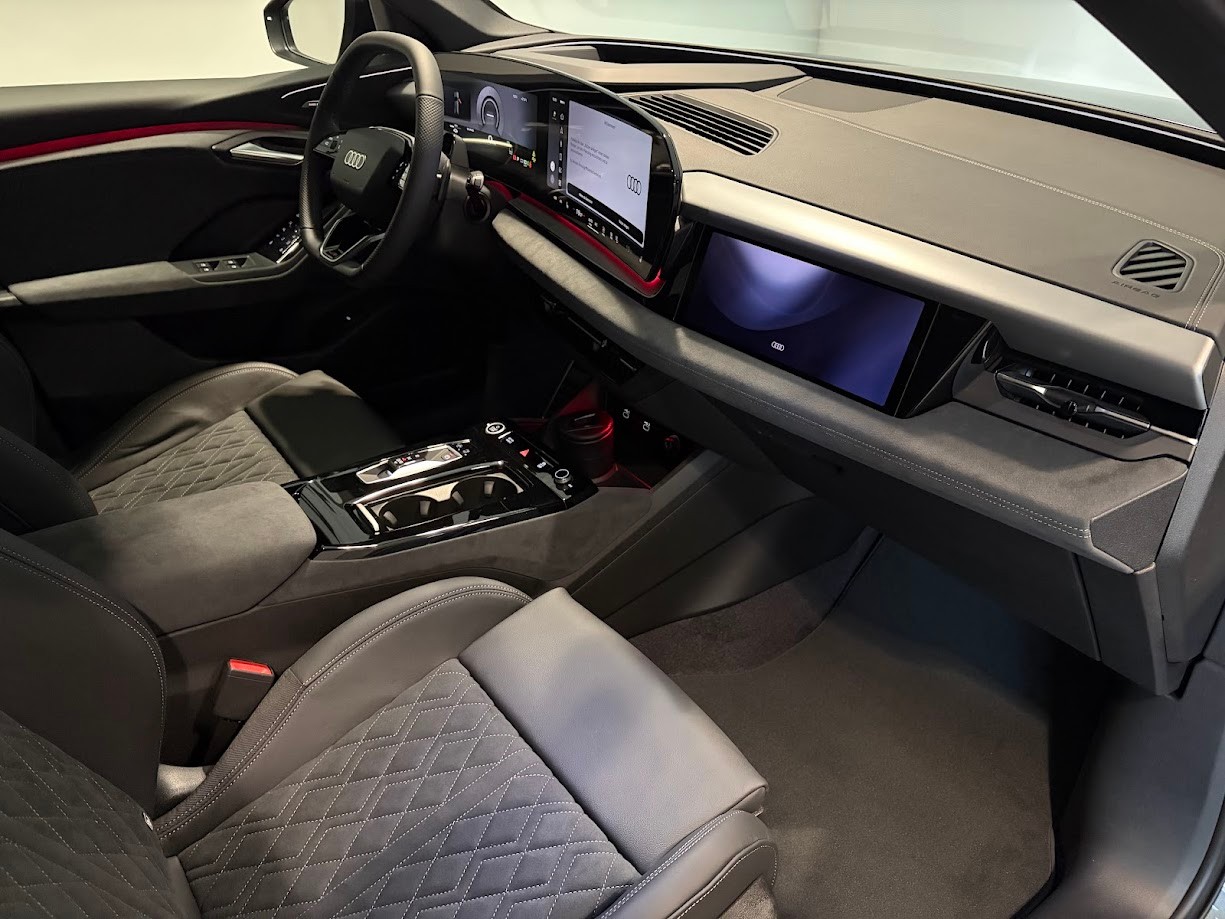 AUDI Q6 e-tron quattro-image-10