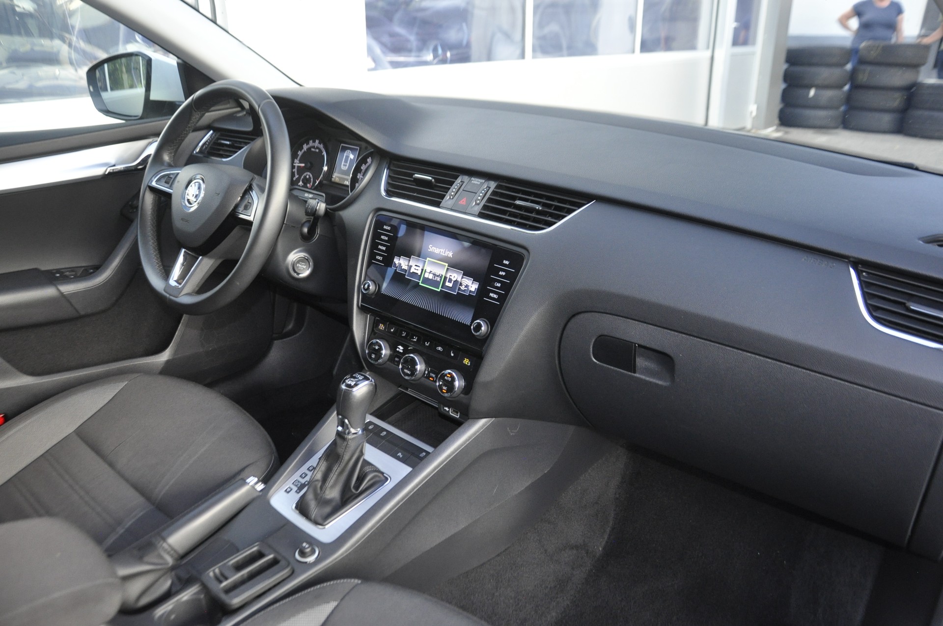 SKODA Octavia Combi 2.0 TDI Ambition 4x4 DSG-image-7