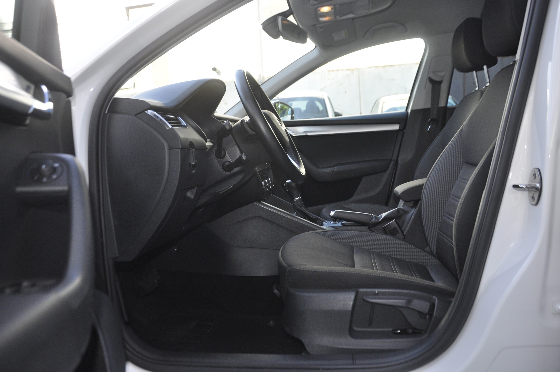 SKODA Octavia Combi 2.0 TDI Ambition 4x4 DSG-image-3