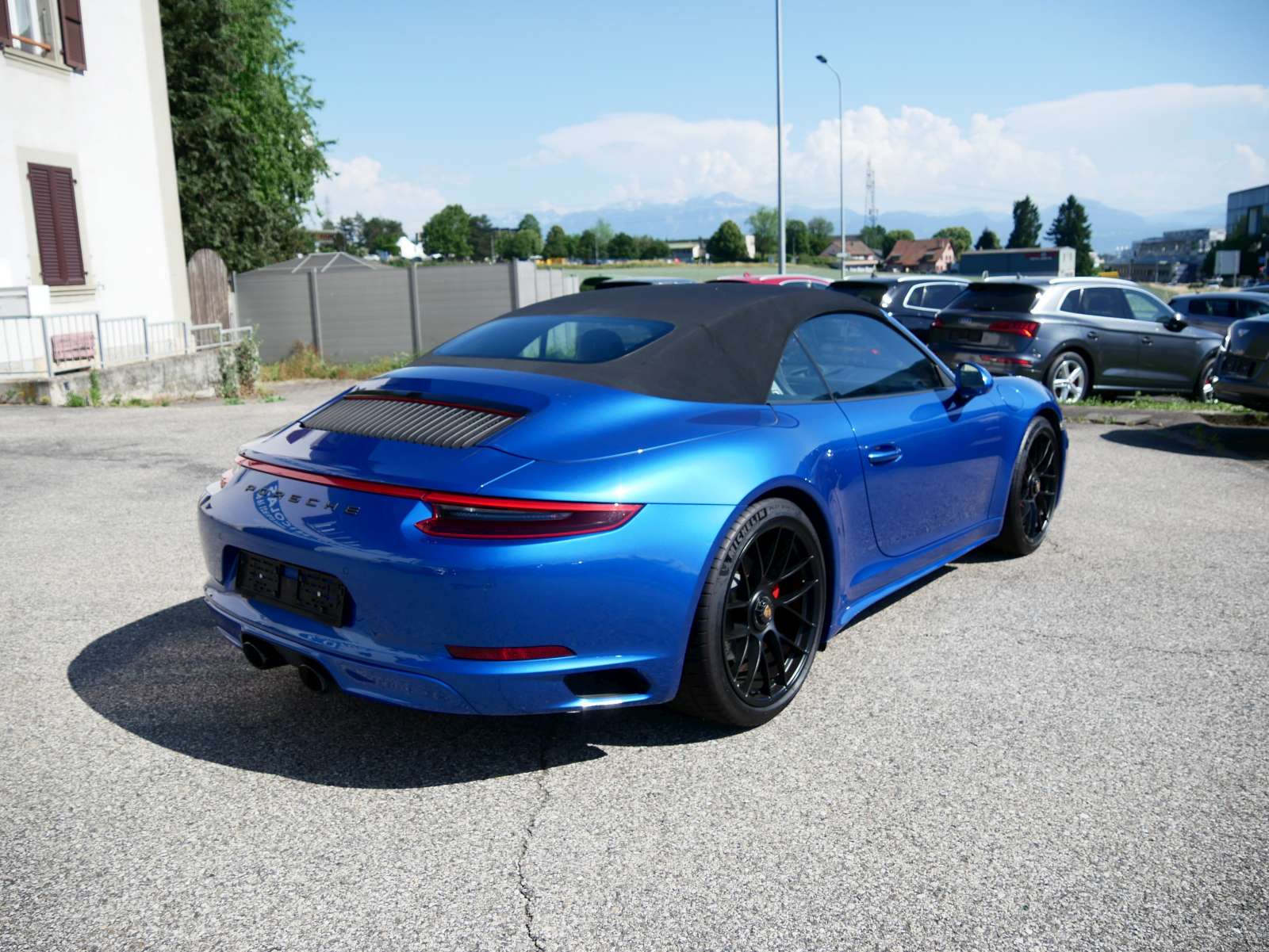 PORSCHE 911 Carrera 4 GTS Cabrio PDK-image-8