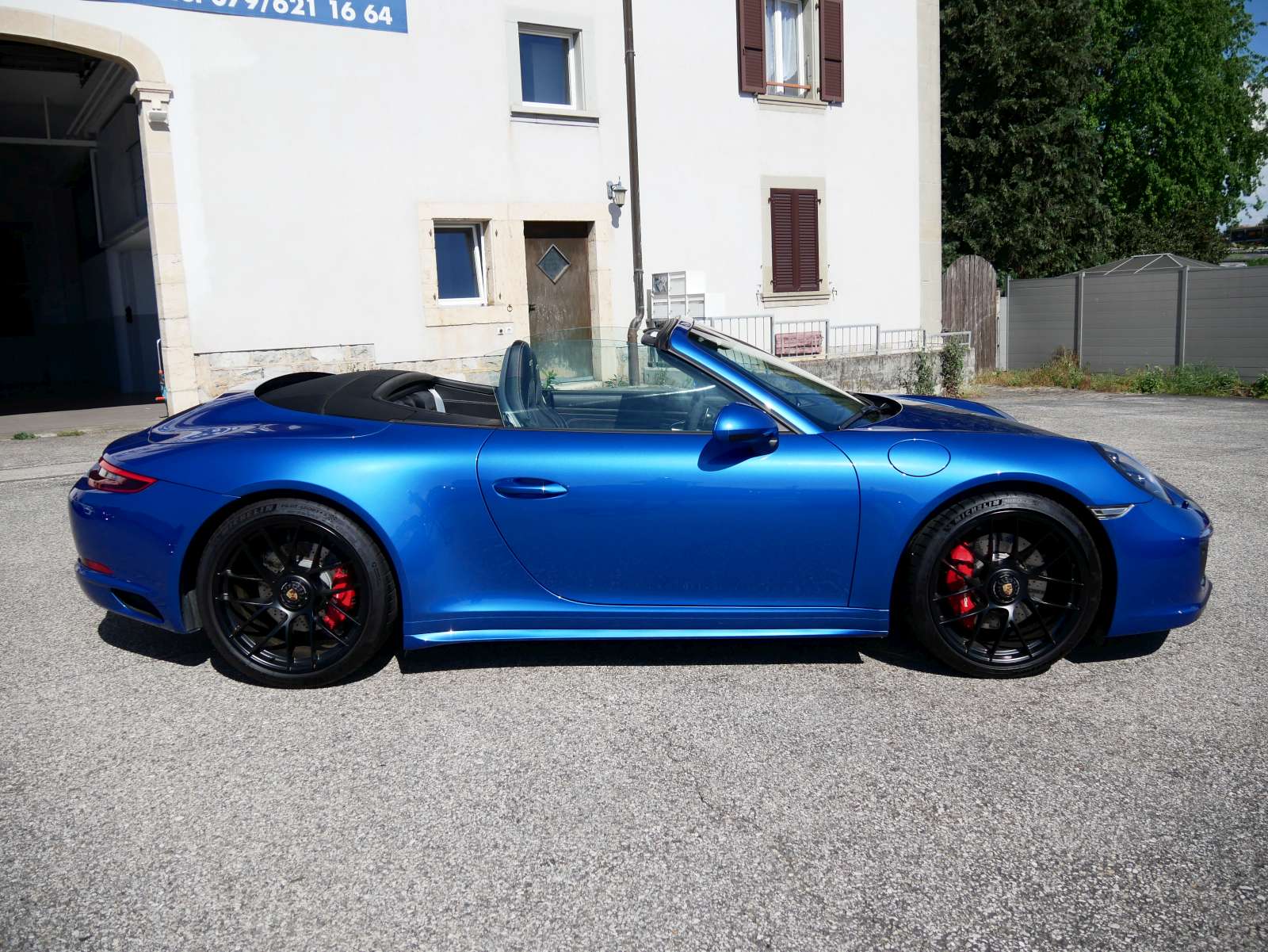 PORSCHE 911 Carrera 4 GTS Cabrio PDK-image-3