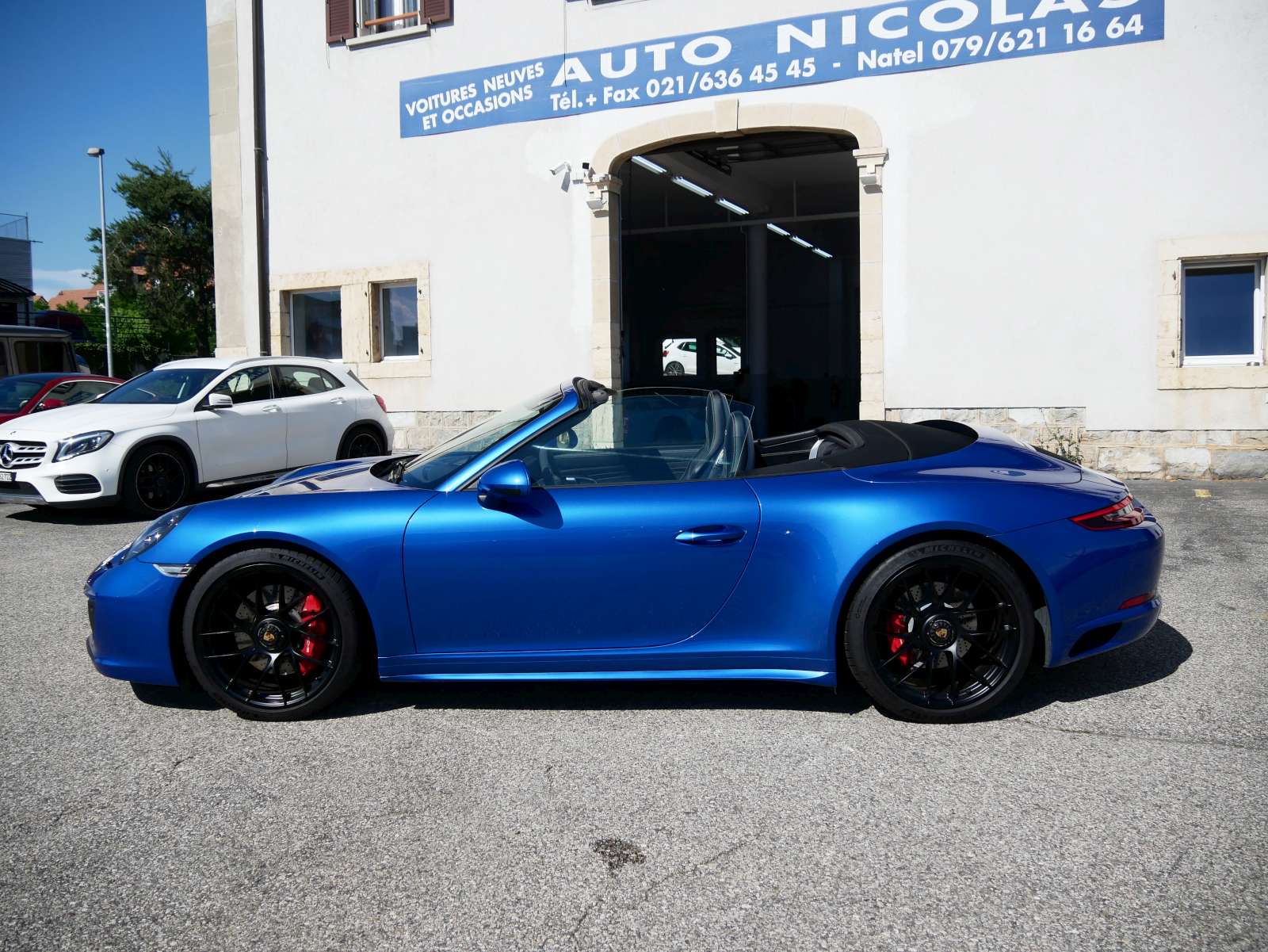 PORSCHE 911 Carrera 4 GTS Cabrio PDK-image-1