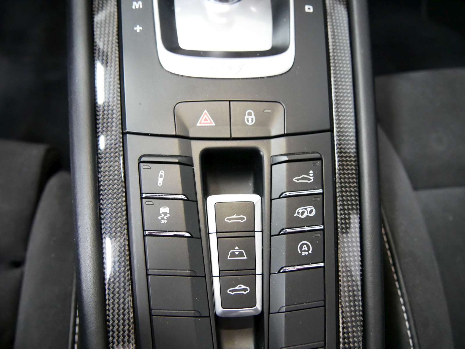 PORSCHE 911 Carrera 4 GTS Cabrio PDK-image-13