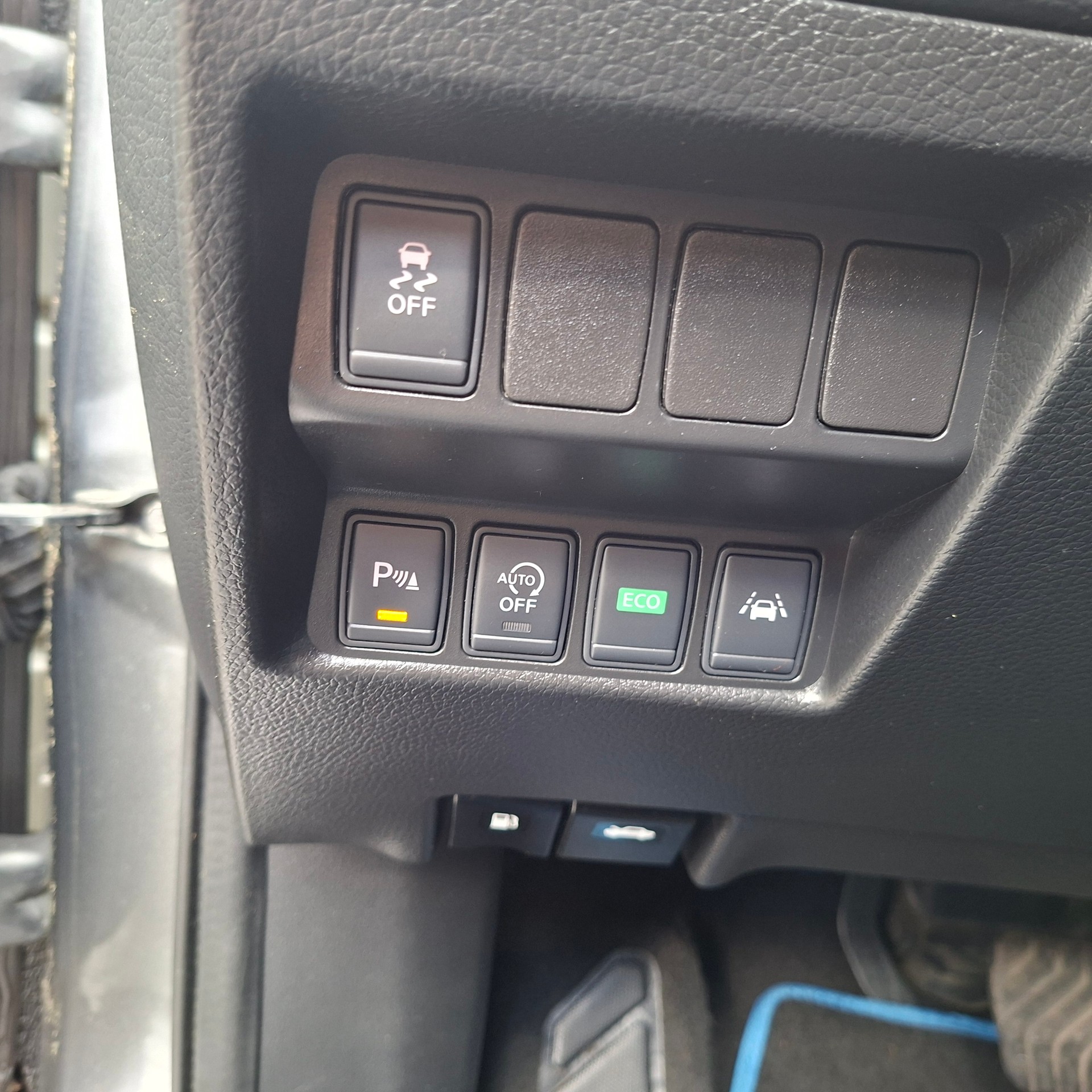 NISSAN Qashqai 1.6 dCi 360° Xtronic CVT-image-15